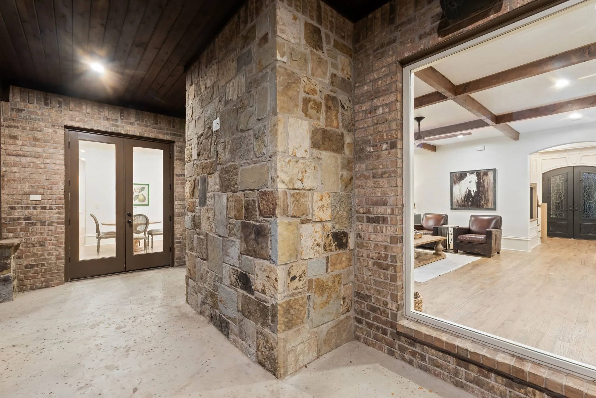 Single Family Residence For Sale in Denton County , 737 Manor Drive, Argyle, Texas 76226, 6 Bedroom, 6 Bathroom, 4 Garage spaces, 5,811 Sqft, built in 2008, mls#21342430, Real Estate Agent in Argyle, Homes For Sale in Denton county, Homes For Sale in Argyle, Realtor in Argyle Texas, Real Estate Brokerage Independent Realty Texas, Luminita Cordes Realtor