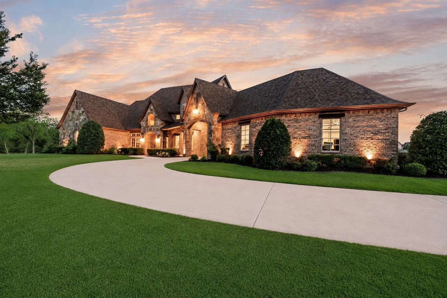 Single Family Residence For Sale in Denton County , 737 Manor Drive, Argyle, Texas 76226, 6 Bedroom, 6 Bathroom, 4 Garage spaces, 5,811 Sqft, built in 2008, mls#21342430, Real Estate Agent in Argyle, Homes For Sale in Denton county, Homes For Sale in Argyle, Realtor in Argyle Texas, Real Estate Brokerage Independent Realty Texas, Luminita Cordes Realtor