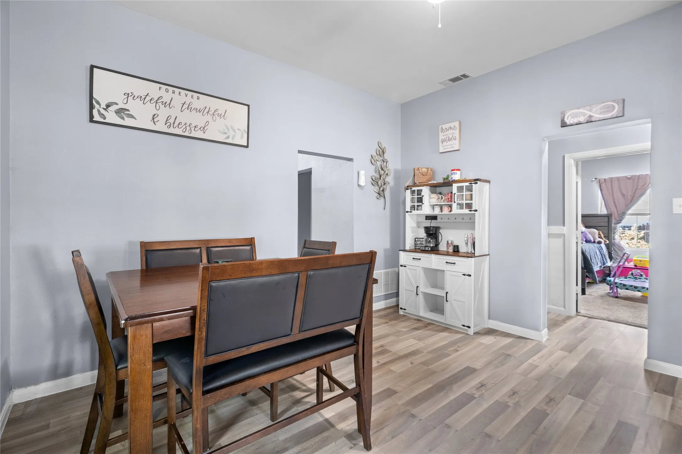 Single Family Residence For Sale in Tarrant County , 2421 Langston Street, Fort Worth, Texas 76105, 4 Bedroom, 2 Bathroom, Garage spaces, 1,744 Sqft, built in 1940, mls#21340446, Real Estate Agent in Fort Worth, Homes For Sale in Tarrant county, Homes For Sale in Fort Worth, Realtor in Fort Worth Texas, Real Estate Brokerage Independent Realty Texas, Luminita Cordes Realtor