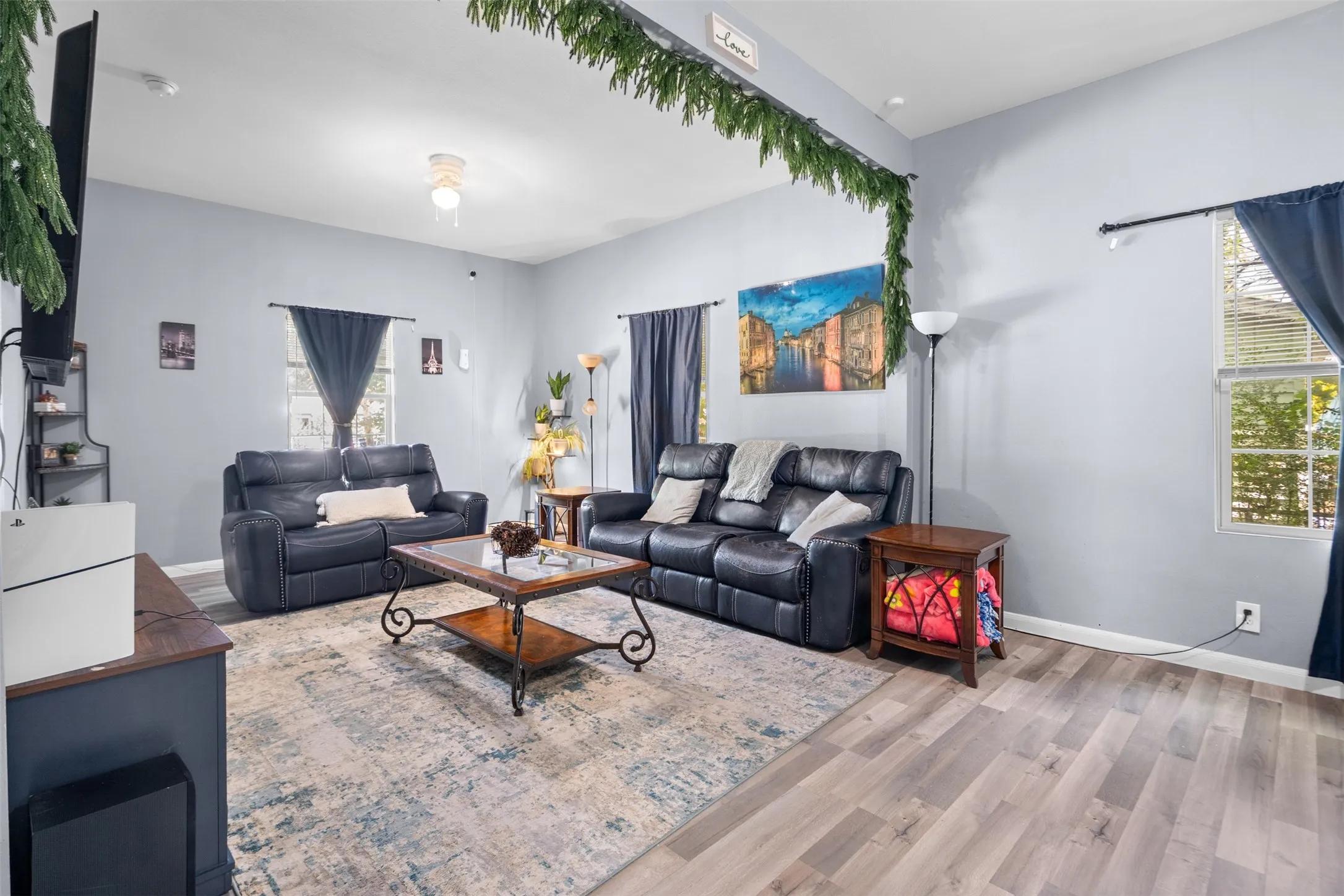 Single Family Residence For Sale in Tarrant County , 2421 Langston Street, Fort Worth, Texas 76105, 4 Bedroom, 2 Bathroom, Garage spaces, 1,744 Sqft, built in 1940, mls#21340446, Real Estate Agent in Fort Worth, Homes For Sale in Tarrant county, Homes For Sale in Fort Worth, Realtor in Fort Worth Texas, Real Estate Brokerage Independent Realty Texas, Luminita Cordes Realtor