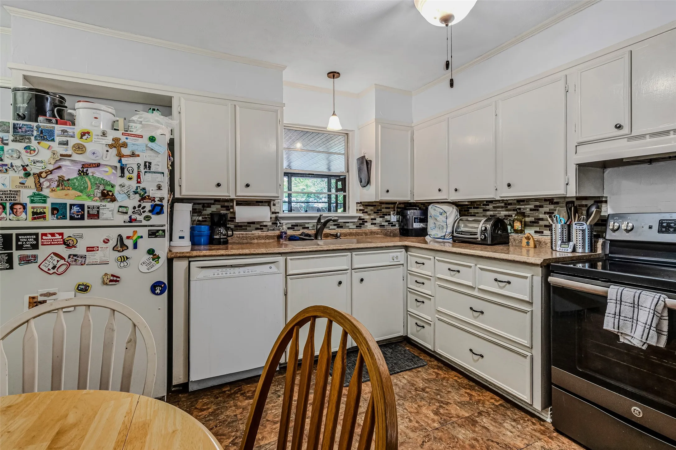 Single Family Residence For Sale in Kaufman County , 112 Oak Drive, Terrell, Texas 75160, 3 Bedrooms, 2 Bathrooms, Garage spaces, 1,406 Sqft, built in 1957, Price $244,800, mls#21314266, Real Estate Agent in Terrell, Homes For Sale in Kaufman county, Homes For Sale in Terrell, Realtor in Terrell Texas, Real Estate Brokerage Independent Realty Texas, Luminita Cordes Realtor