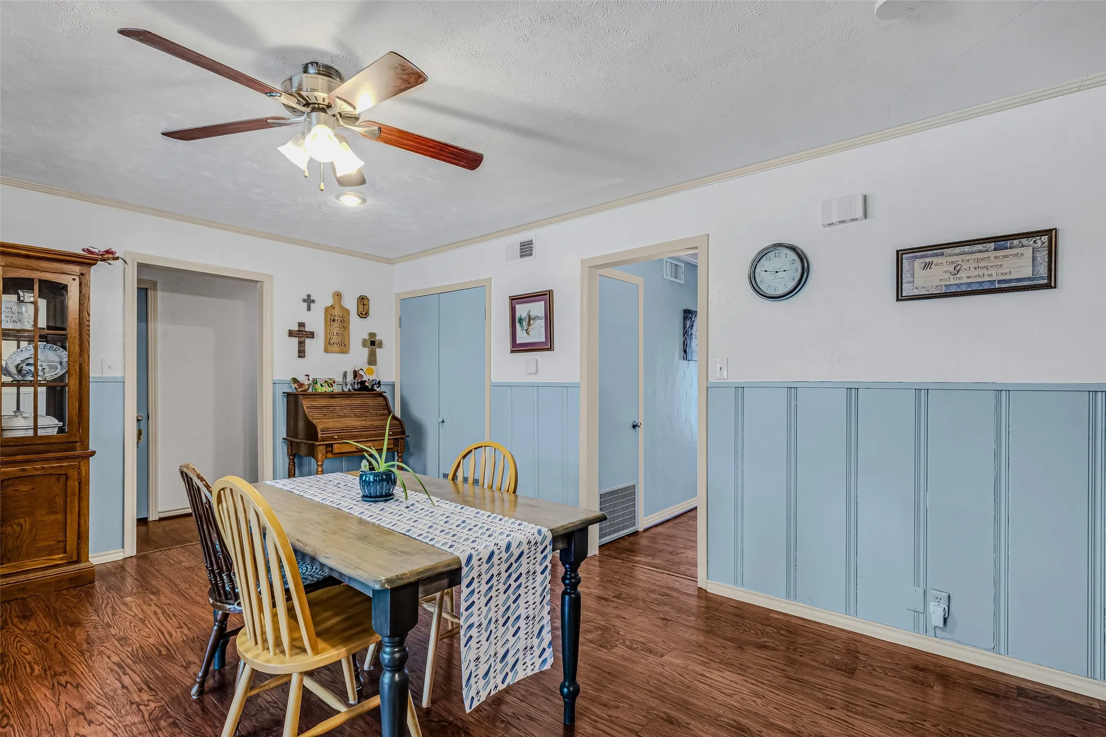 Single Family Residence For Sale in Kaufman County , 112 Oak Drive, Terrell, Texas 75160, 3 Bedrooms, 2 Bathrooms, Garage spaces, 1,406 Sqft, built in 1957, Price $244,800, mls#21314266, Real Estate Agent in Terrell, Homes For Sale in Kaufman county, Homes For Sale in Terrell, Realtor in Terrell Texas, Real Estate Brokerage Independent Realty Texas, Luminita Cordes Realtor