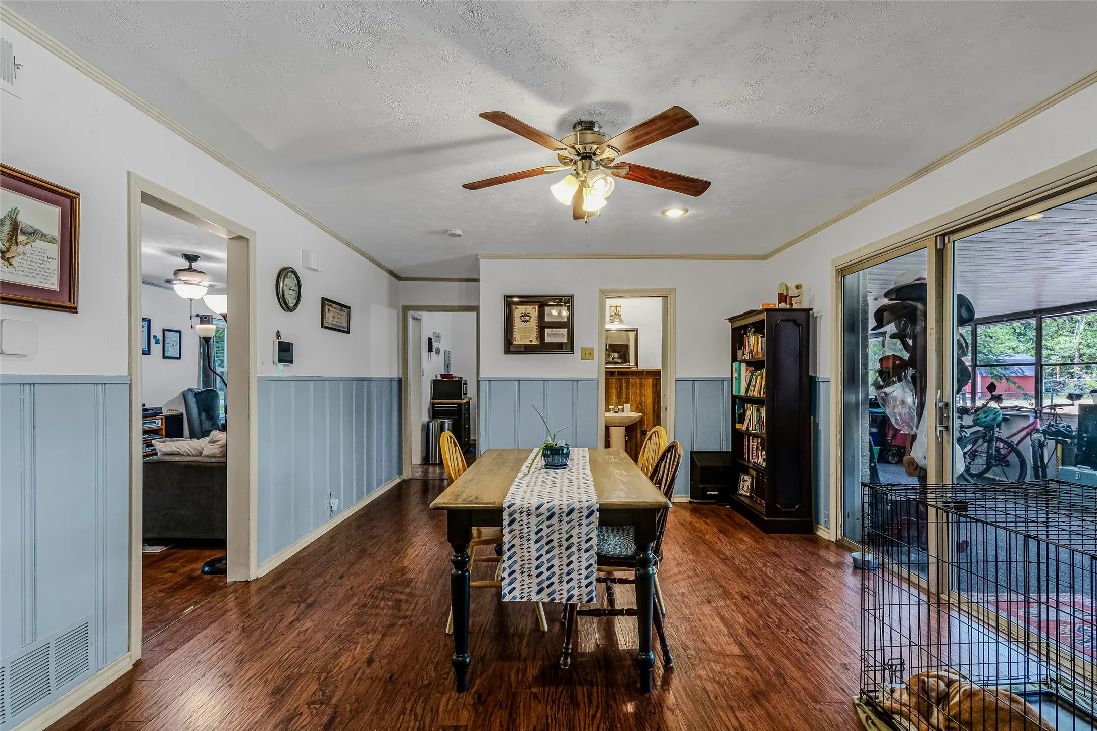 Single Family Residence For Sale in Kaufman County , 112 Oak Drive, Terrell, Texas 75160, 3 Bedrooms, 2 Bathrooms, Garage spaces, 1,406 Sqft, built in 1957, Price $244,800, mls#21314266, Real Estate Agent in Terrell, Homes For Sale in Kaufman county, Homes For Sale in Terrell, Realtor in Terrell Texas, Real Estate Brokerage Independent Realty Texas, Luminita Cordes Realtor