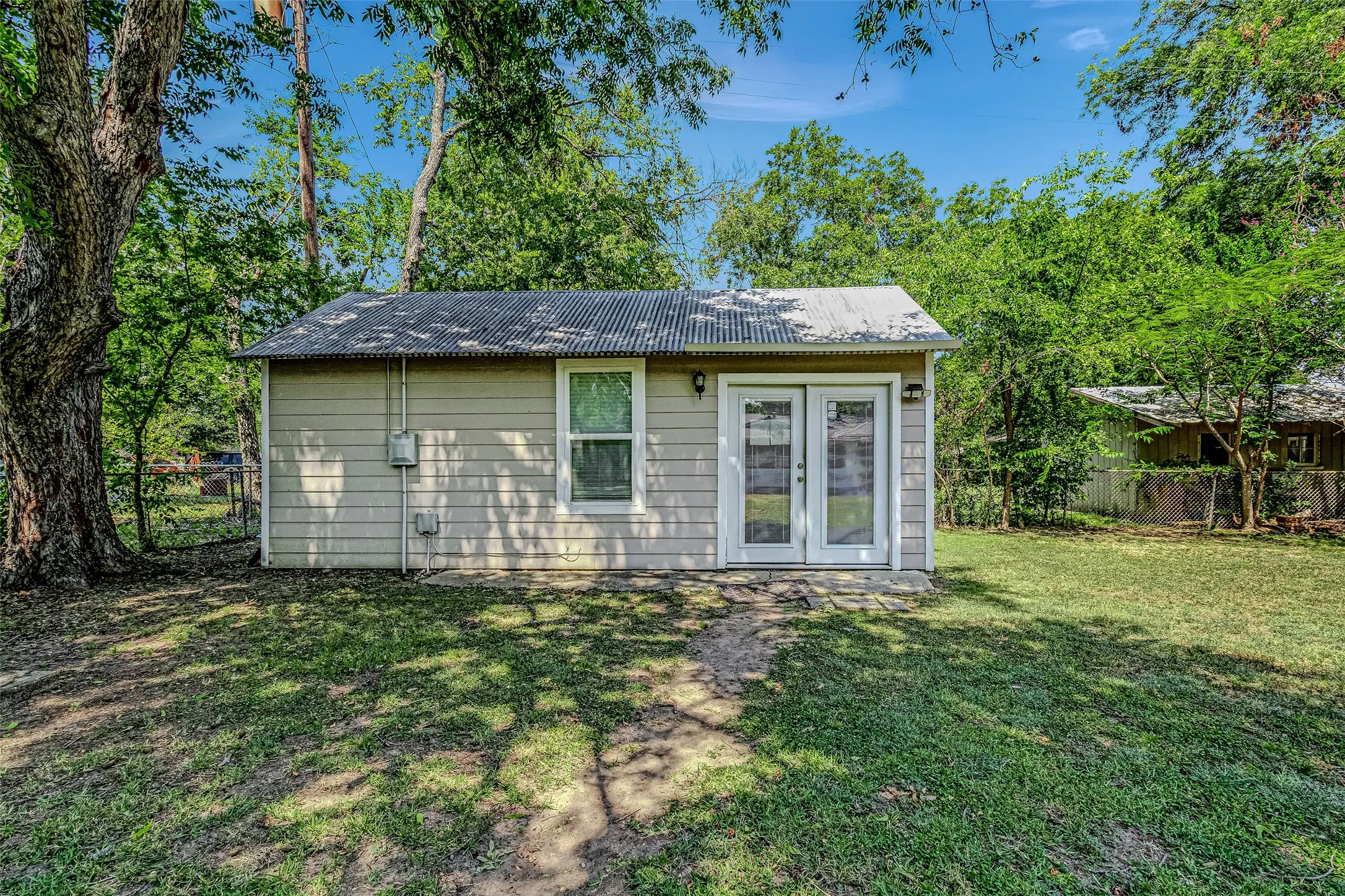 Single Family Residence For Sale in Kaufman County , 112 Oak Drive, Terrell, Texas 75160, 3 Bedrooms, 2 Bathrooms, Garage spaces, 1,406 Sqft, built in 1957, Price $244,800, mls#21314266, Real Estate Agent in Terrell, Homes For Sale in Kaufman county, Homes For Sale in Terrell, Realtor in Terrell Texas, Real Estate Brokerage Independent Realty Texas, Luminita Cordes Realtor
