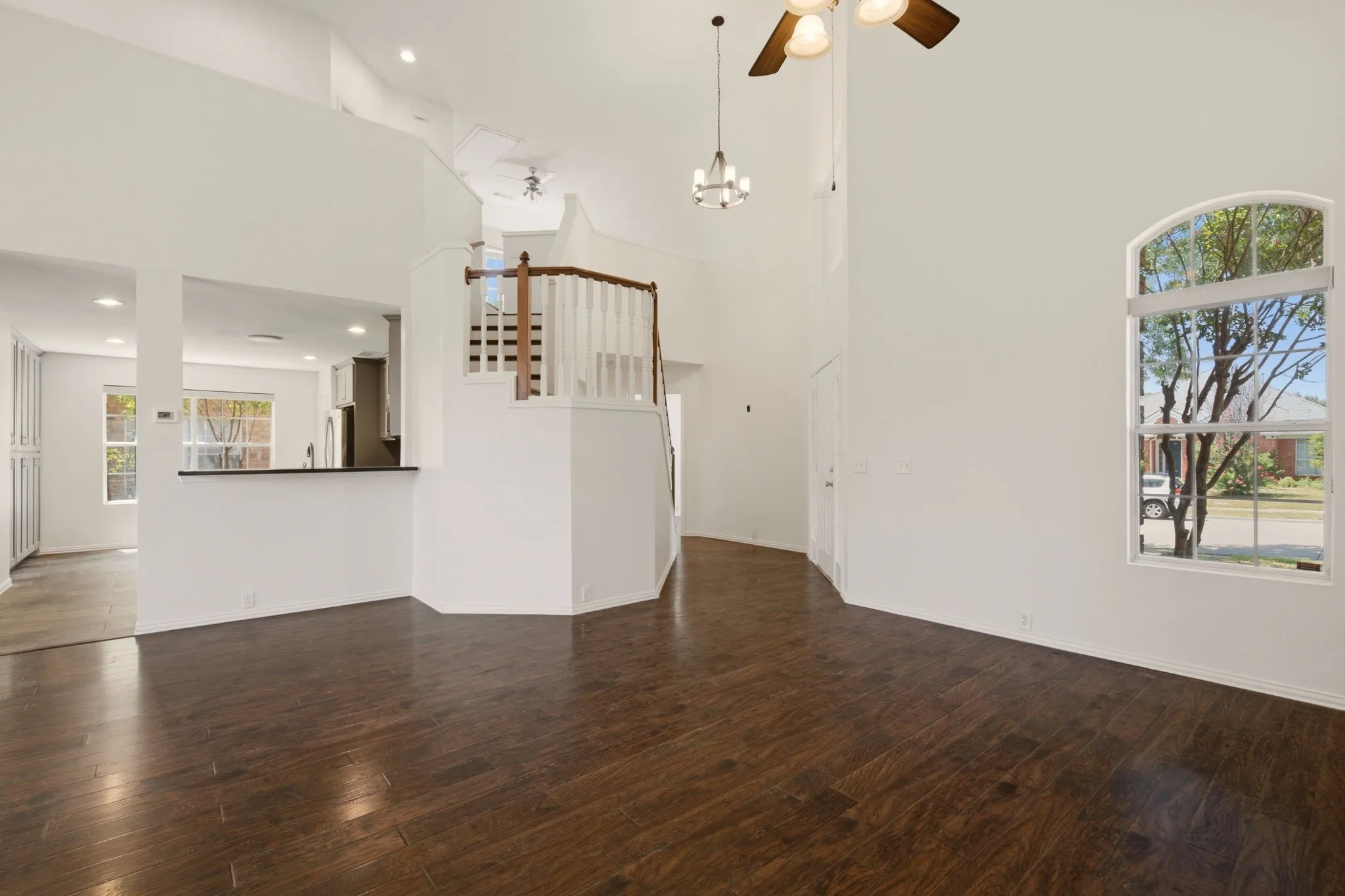 Single Family Residence For Sale in Collin County , 9809 Preston Vineyard Drive, Frisco, Texas 75035, 3 Bedroom, 3 Bathroom, 2 Garage spaces, 1,793 Sqft, built in 1992, mls#21344395, Real Estate Agent in Frisco, Homes For Sale in Collin county, Homes For Sale in Frisco, Realtor in Frisco Texas, Real Estate Brokerage Independent Realty Texas, Luminita Cordes Realtor