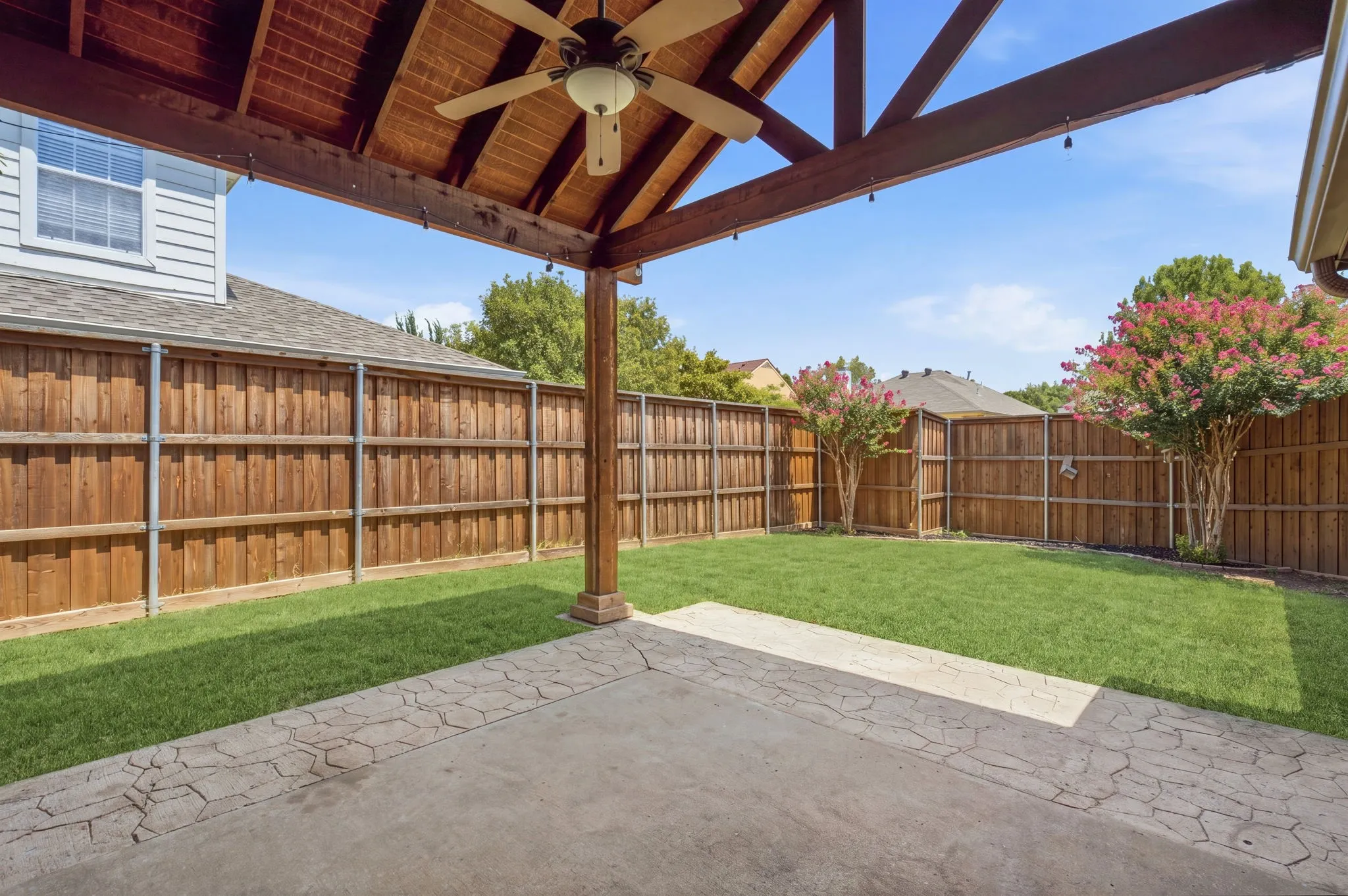 Single Family Residence For Sale in Collin County , 9809 Preston Vineyard Drive, Frisco, Texas 75035, 3 Bedroom, 3 Bathroom, 2 Garage spaces, 1,793 Sqft, built in 1992, mls#21344395, Real Estate Agent in Frisco, Homes For Sale in Collin county, Homes For Sale in Frisco, Realtor in Frisco Texas, Real Estate Brokerage Independent Realty Texas, Luminita Cordes Realtor