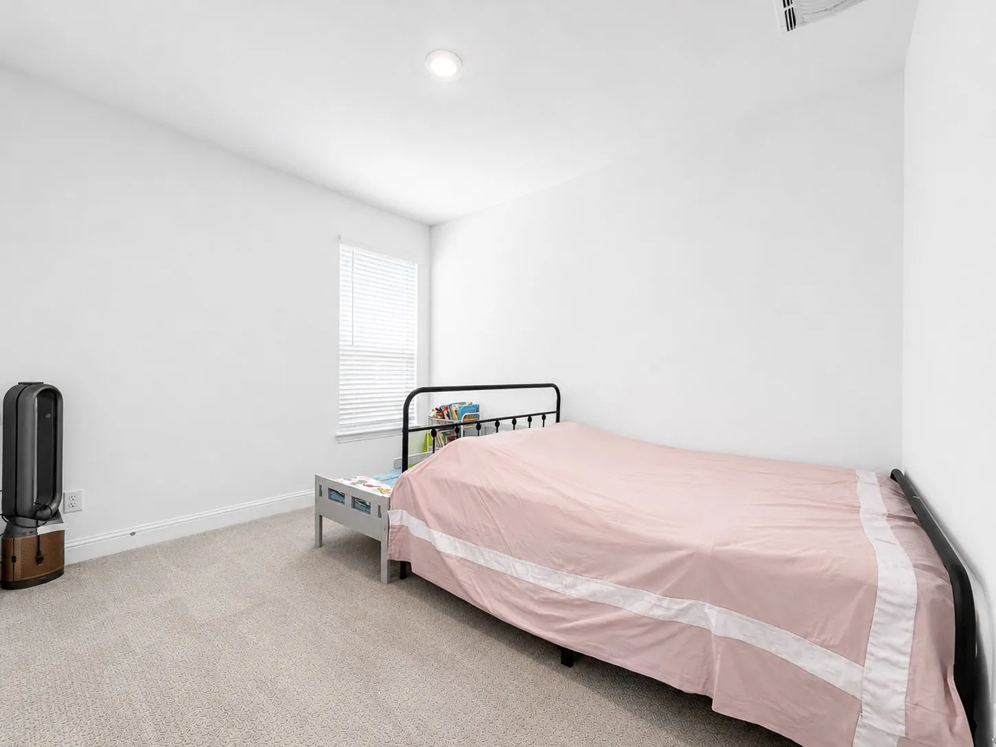 Single Family Residence For Rent in Dallas County , 17293 Texas Pistache Drive, Dallas, Texas 75252, 5 Bedroom, 4 Bathroom, 2 Garage spaces, 3,530 Sqft, built in 2022, mls#21344432, Real Estate Agent in Dallas, Homes For Rent in Dallas county, Homes For Rent in Dallas, Realtor in Dallas Texas, Real Estate Brokerage Independent Realty Texas, Luminita Cordes Realtor