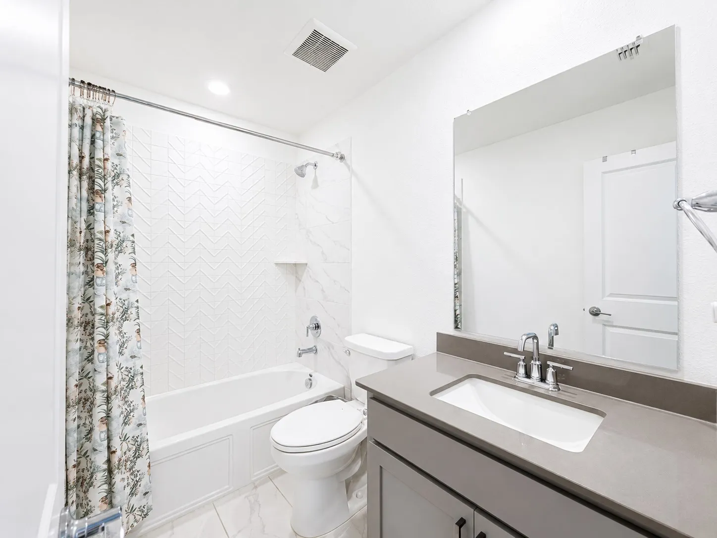 Single Family Residence For Rent in Dallas County , 17293 Texas Pistache Drive, Dallas, Texas 75252, 5 Bedroom, 4 Bathroom, 2 Garage spaces, 3,530 Sqft, built in 2022, mls#21344432, Real Estate Agent in Dallas, Homes For Rent in Dallas county, Homes For Rent in Dallas, Realtor in Dallas Texas, Real Estate Brokerage Independent Realty Texas, Luminita Cordes Realtor