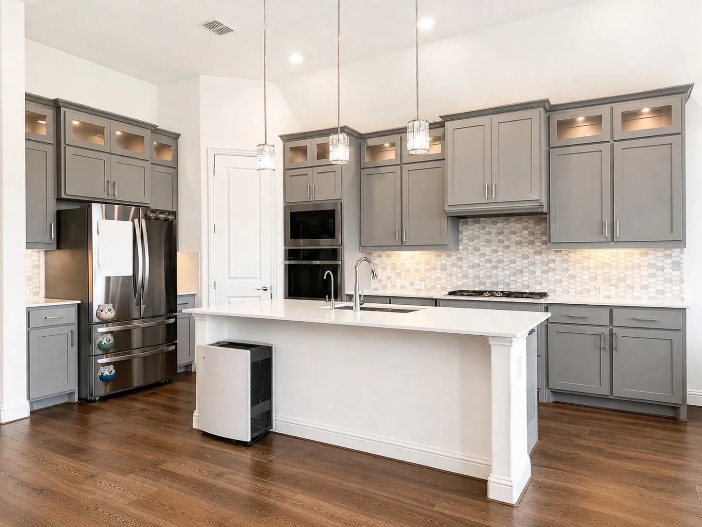 Single Family Residence For Rent in Dallas County , 17293 Texas Pistache Drive, Dallas, Texas 75252, 5 Bedroom, 4 Bathroom, 2 Garage spaces, 3,530 Sqft, built in 2022, mls#21344432, Real Estate Agent in Dallas, Homes For Rent in Dallas county, Homes For Rent in Dallas, Realtor in Dallas Texas, Real Estate Brokerage Independent Realty Texas, Luminita Cordes Realtor