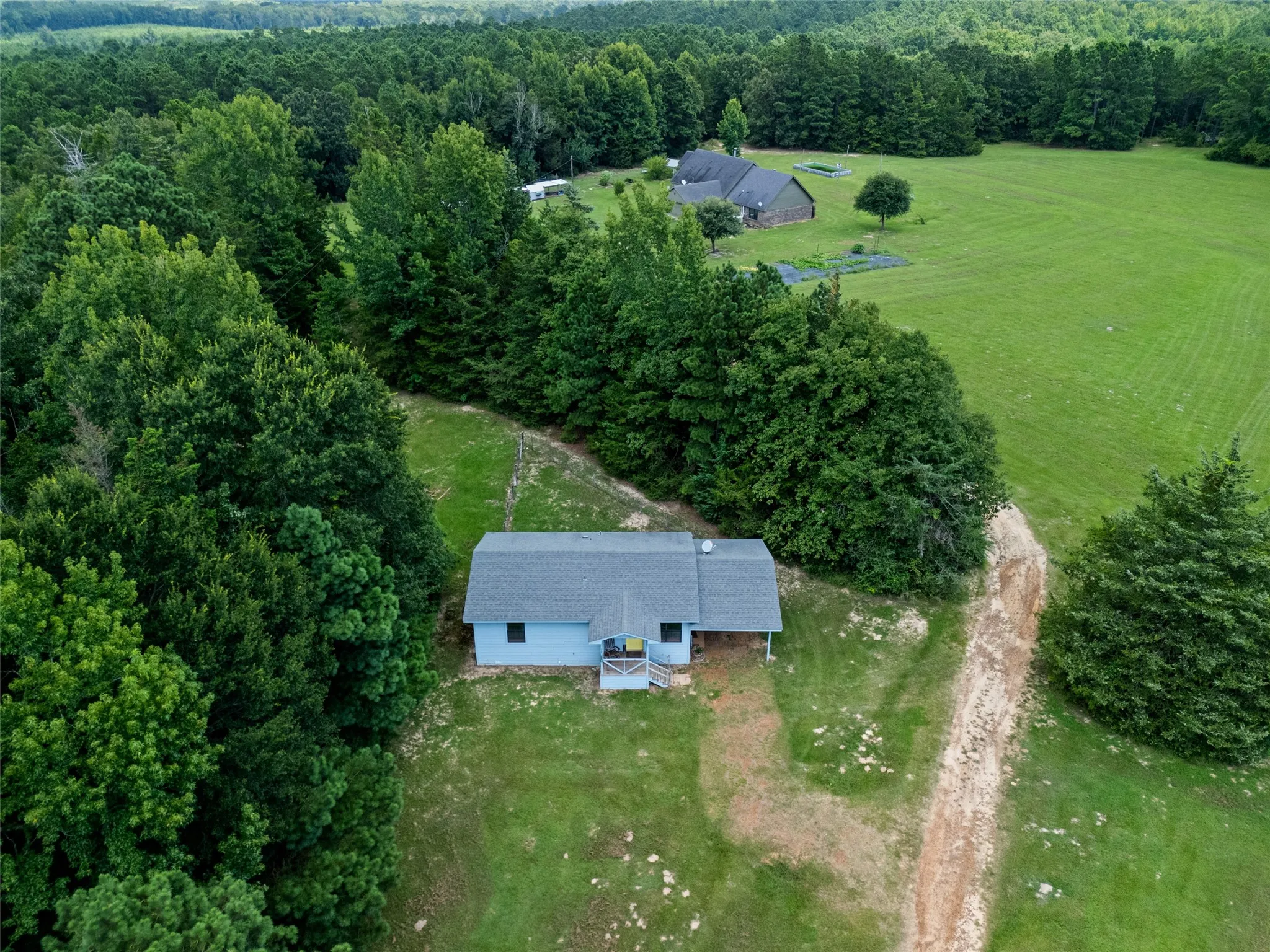 Single Family Residence For Sale in Cass County , 2847 1764 Road, Jefferson, Texas 75657, 5 Bedroom, 3 Bathroom, 2 Garage spaces, 2,400 Sqft, built in 2007, mls#21344356, Real Estate Agent in Jefferson, Homes For Sale in Cass county, Homes For Sale in Jefferson, Realtor in Jefferson Texas, Real Estate Brokerage Independent Realty Texas, Luminita Cordes Realtor
