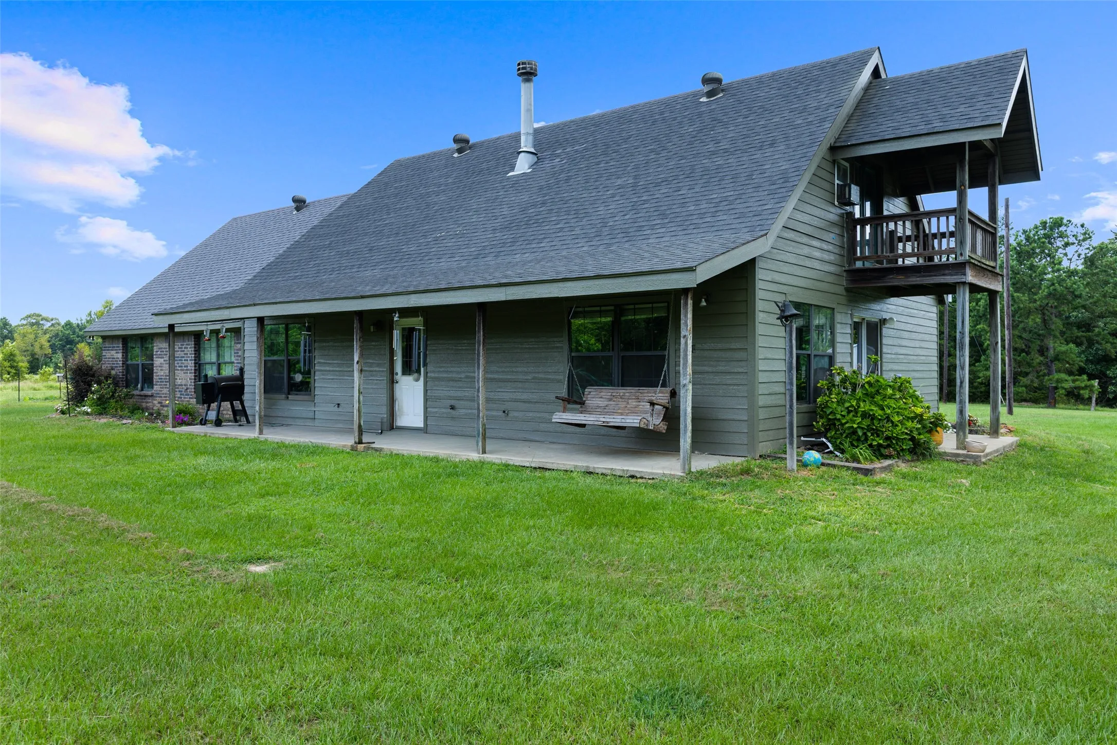 Single Family Residence For Sale in Cass County , 2847 1764 Road, Jefferson, Texas 75657, 5 Bedroom, 3 Bathroom, 2 Garage spaces, 2,400 Sqft, built in 2007, mls#21344356, Real Estate Agent in Jefferson, Homes For Sale in Cass county, Homes For Sale in Jefferson, Realtor in Jefferson Texas, Real Estate Brokerage Independent Realty Texas, Luminita Cordes Realtor