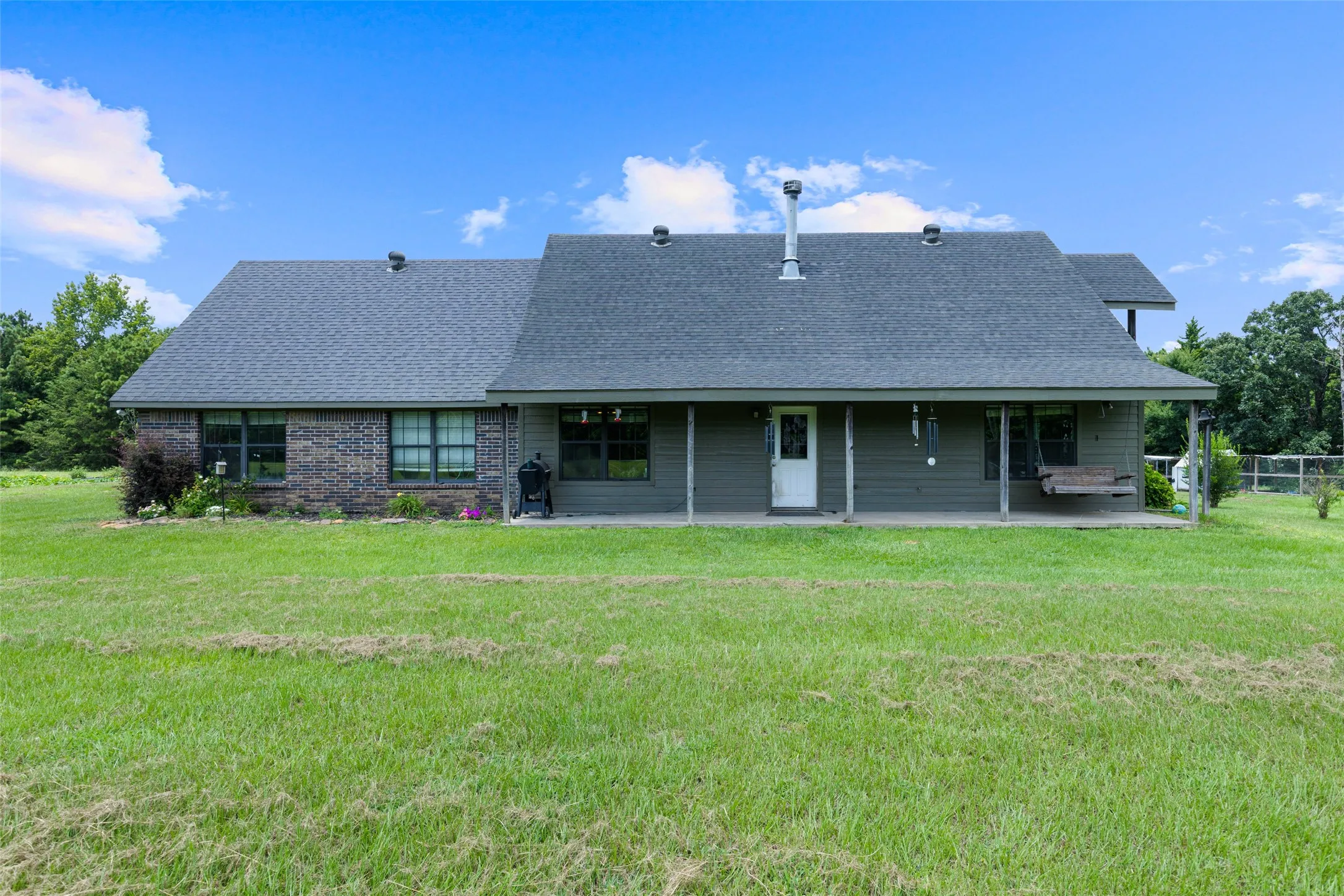 Single Family Residence For Sale in Cass County , 2847 1764 Road, Jefferson, Texas 75657, 5 Bedroom, 3 Bathroom, 2 Garage spaces, 2,400 Sqft, built in 2007, mls#21344356, Real Estate Agent in Jefferson, Homes For Sale in Cass county, Homes For Sale in Jefferson, Realtor in Jefferson Texas, Real Estate Brokerage Independent Realty Texas, Luminita Cordes Realtor