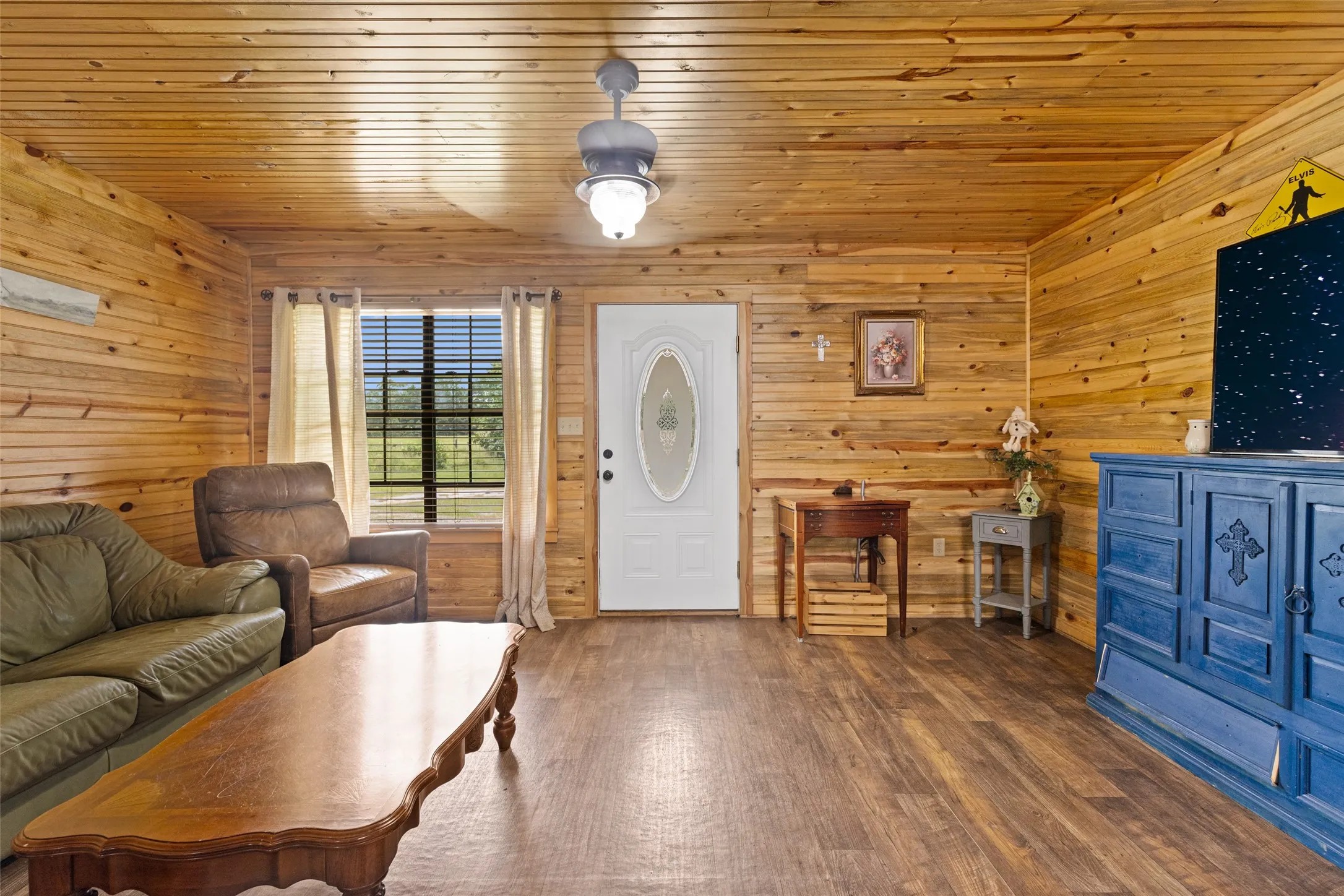 Single Family Residence For Sale in Cass County , 2847 1764 Road, Jefferson, Texas 75657, 5 Bedroom, 3 Bathroom, 2 Garage spaces, 2,400 Sqft, built in 2007, mls#21344356, Real Estate Agent in Jefferson, Homes For Sale in Cass county, Homes For Sale in Jefferson, Realtor in Jefferson Texas, Real Estate Brokerage Independent Realty Texas, Luminita Cordes Realtor