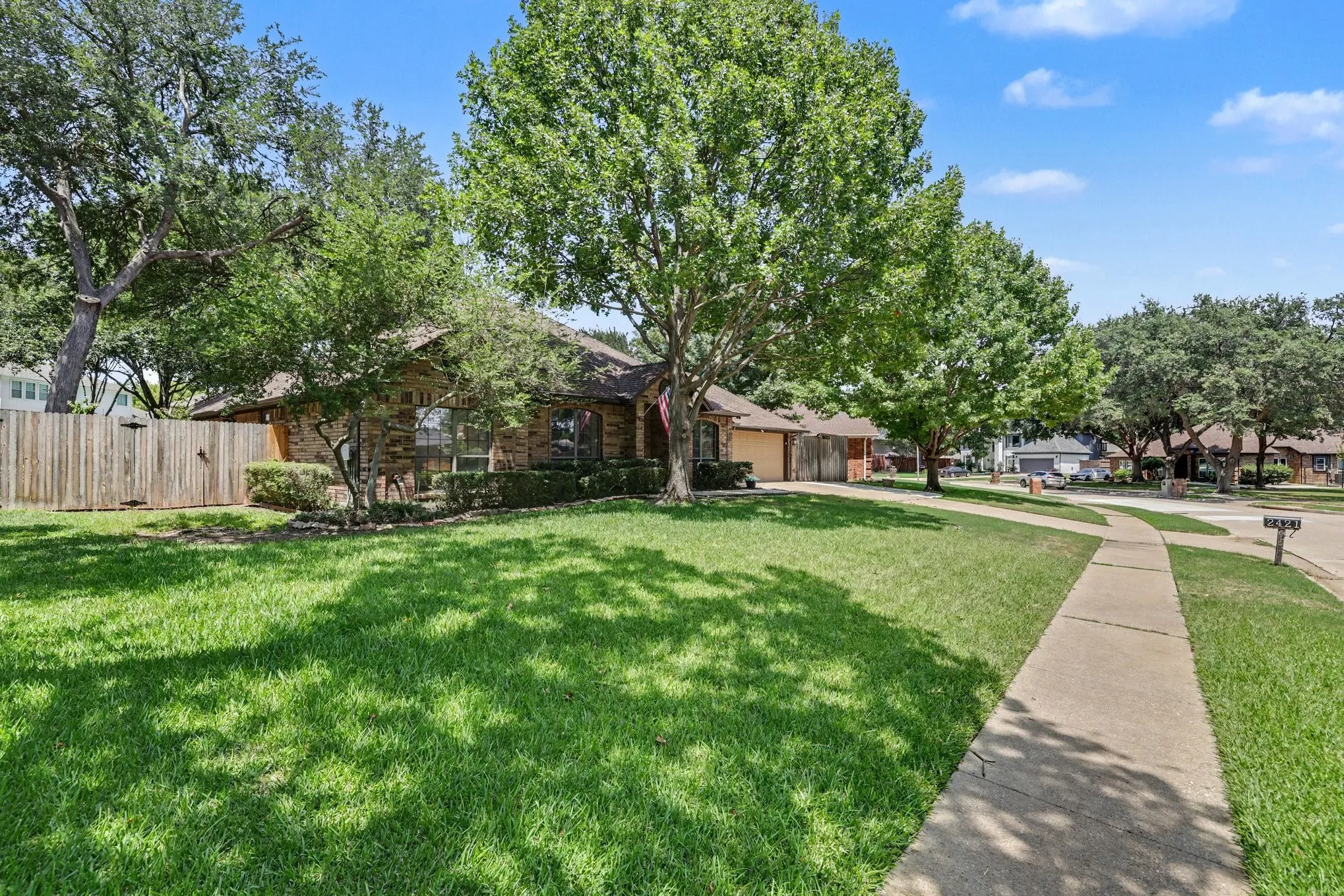 Single Family Residence For Sale in Denton County , 2421 Cornell Drive, Flower Mound, Texas 75022, 3 Bedroom, 3 Bathroom, 2 Garage spaces, 1,884 Sqft, built in 1988, mls#21343024, Real Estate Agent in Flower Mound, Homes For Sale in Denton county, Homes For Sale in Flower Mound, Realtor in Flower Mound Texas, Real Estate Brokerage Independent Realty Texas, Luminita Cordes Realtor