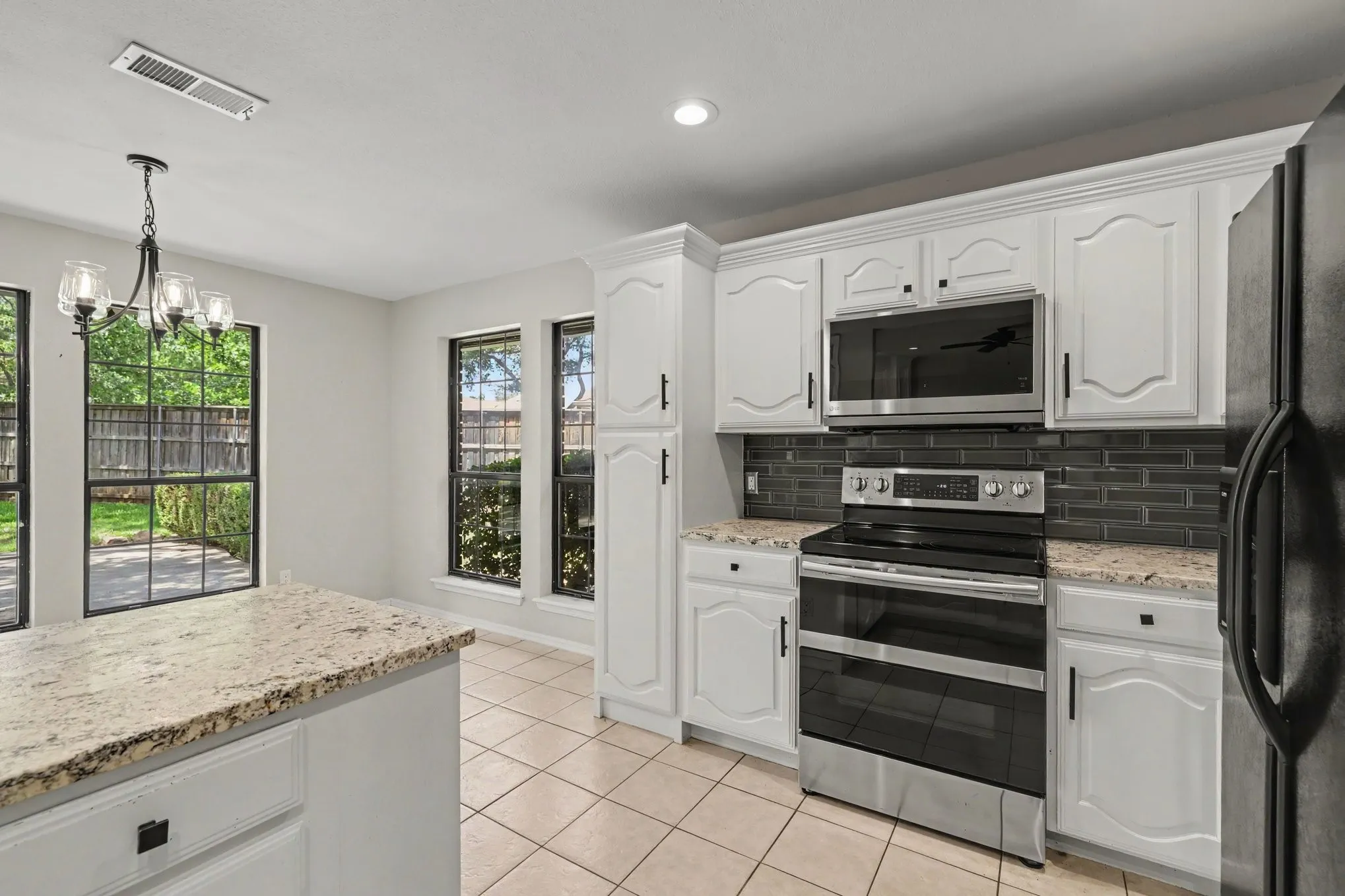 Single Family Residence For Sale in Denton County , 2421 Cornell Drive, Flower Mound, Texas 75022, 3 Bedroom, 3 Bathroom, 2 Garage spaces, 1,884 Sqft, built in 1988, mls#21343024, Real Estate Agent in Flower Mound, Homes For Sale in Denton county, Homes For Sale in Flower Mound, Realtor in Flower Mound Texas, Real Estate Brokerage Independent Realty Texas, Luminita Cordes Realtor