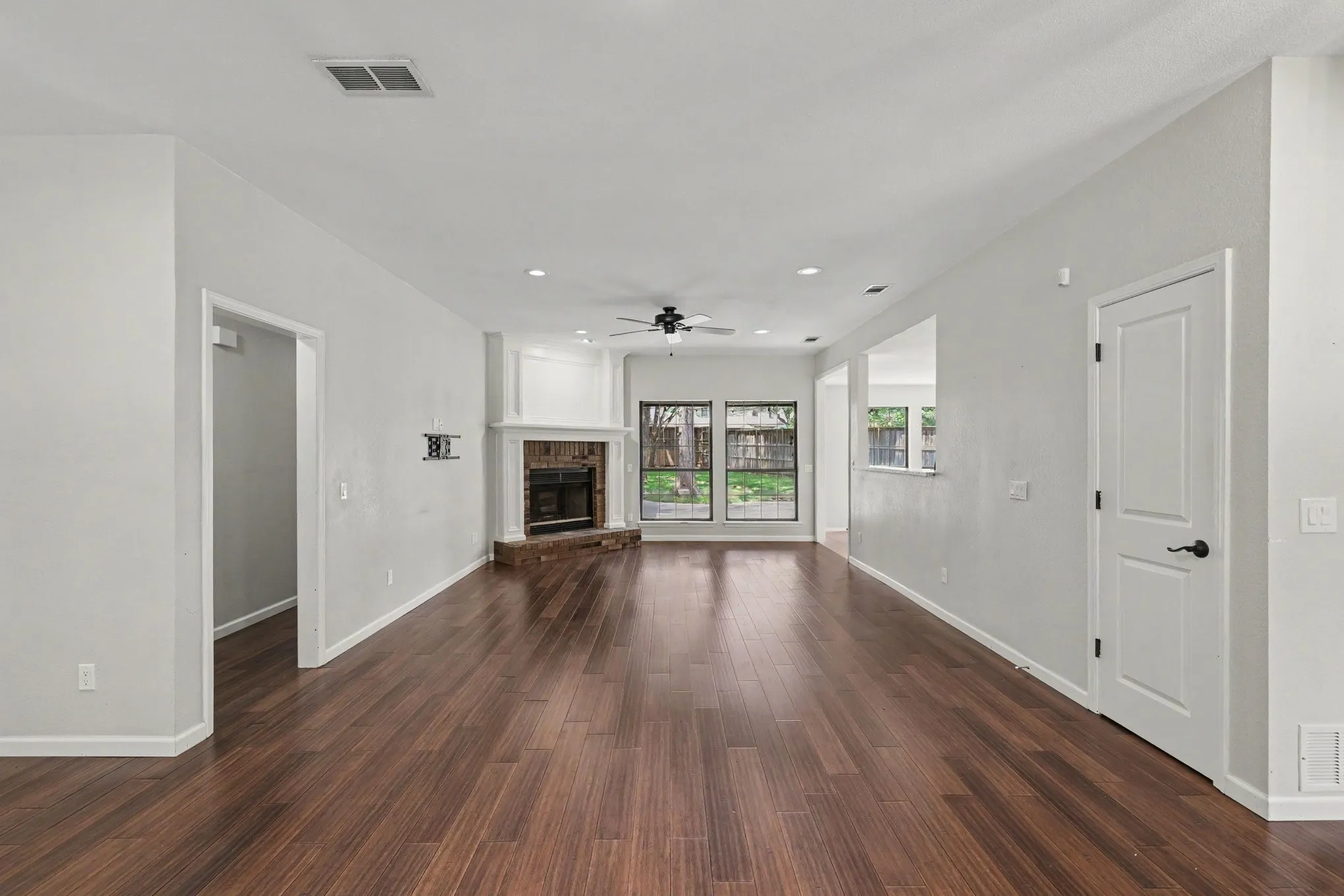 Single Family Residence For Sale in Denton County , 2421 Cornell Drive, Flower Mound, Texas 75022, 3 Bedroom, 3 Bathroom, 2 Garage spaces, 1,884 Sqft, built in 1988, mls#21343024, Real Estate Agent in Flower Mound, Homes For Sale in Denton county, Homes For Sale in Flower Mound, Realtor in Flower Mound Texas, Real Estate Brokerage Independent Realty Texas, Luminita Cordes Realtor