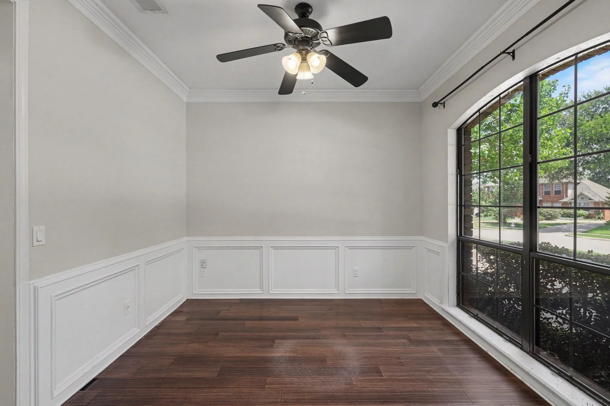 Single Family Residence For Sale in Denton County , 2421 Cornell Drive, Flower Mound, Texas 75022, 3 Bedroom, 3 Bathroom, 2 Garage spaces, 1,884 Sqft, built in 1988, mls#21343024, Real Estate Agent in Flower Mound, Homes For Sale in Denton county, Homes For Sale in Flower Mound, Realtor in Flower Mound Texas, Real Estate Brokerage Independent Realty Texas, Luminita Cordes Realtor