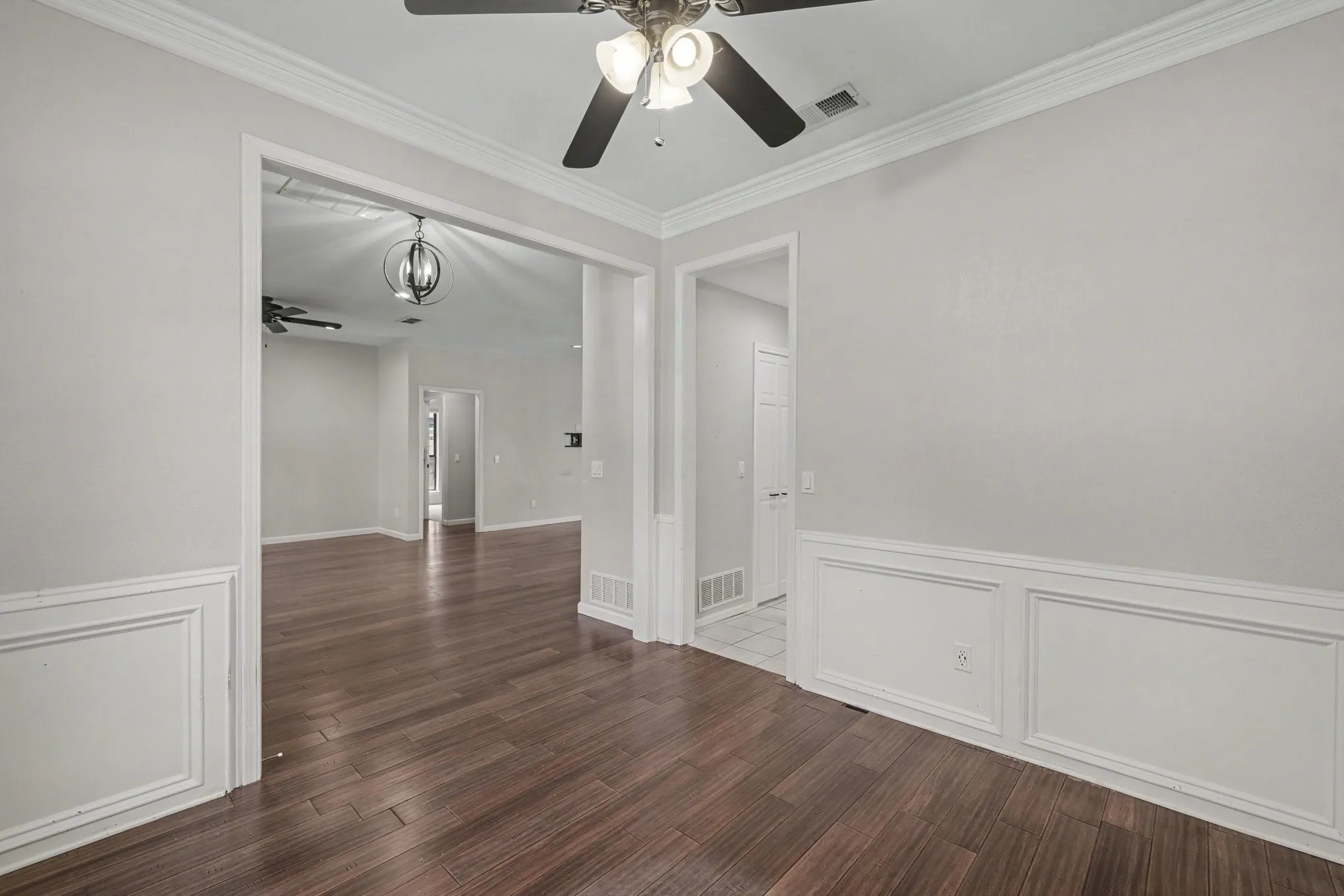 Single Family Residence For Sale in Denton County , 2421 Cornell Drive, Flower Mound, Texas 75022, 3 Bedroom, 3 Bathroom, 2 Garage spaces, 1,884 Sqft, built in 1988, mls#21343024, Real Estate Agent in Flower Mound, Homes For Sale in Denton county, Homes For Sale in Flower Mound, Realtor in Flower Mound Texas, Real Estate Brokerage Independent Realty Texas, Luminita Cordes Realtor
