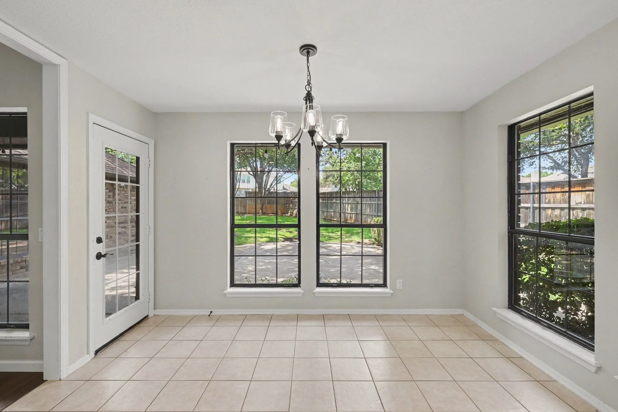 Single Family Residence For Sale in Denton County , 2421 Cornell Drive, Flower Mound, Texas 75022, 3 Bedroom, 3 Bathroom, 2 Garage spaces, 1,884 Sqft, built in 1988, mls#21343024, Real Estate Agent in Flower Mound, Homes For Sale in Denton county, Homes For Sale in Flower Mound, Realtor in Flower Mound Texas, Real Estate Brokerage Independent Realty Texas, Luminita Cordes Realtor