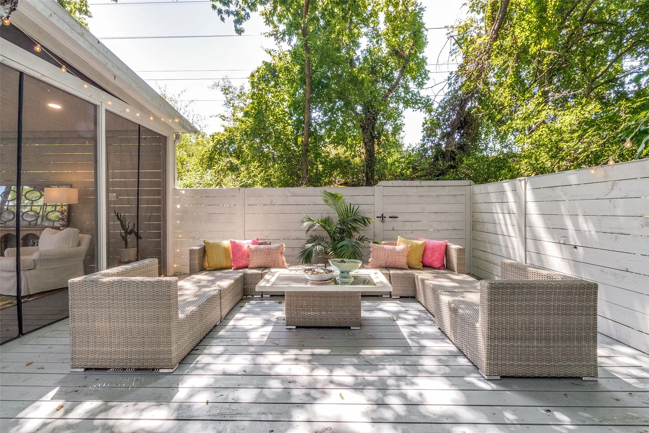 Single Family Residence For Sale in Dallas County , 8820 Eustis Avenue, Dallas, Texas 75218, 2 Bedroom, 2 Bathroom, Garage spaces, 1,164 Sqft, built in 2012, mls#21336213, Real Estate Agent in Dallas, Homes For Sale in Dallas county, Homes For Sale in Dallas, Realtor in Dallas Texas, Real Estate Brokerage Independent Realty Texas, Luminita Cordes Realtor