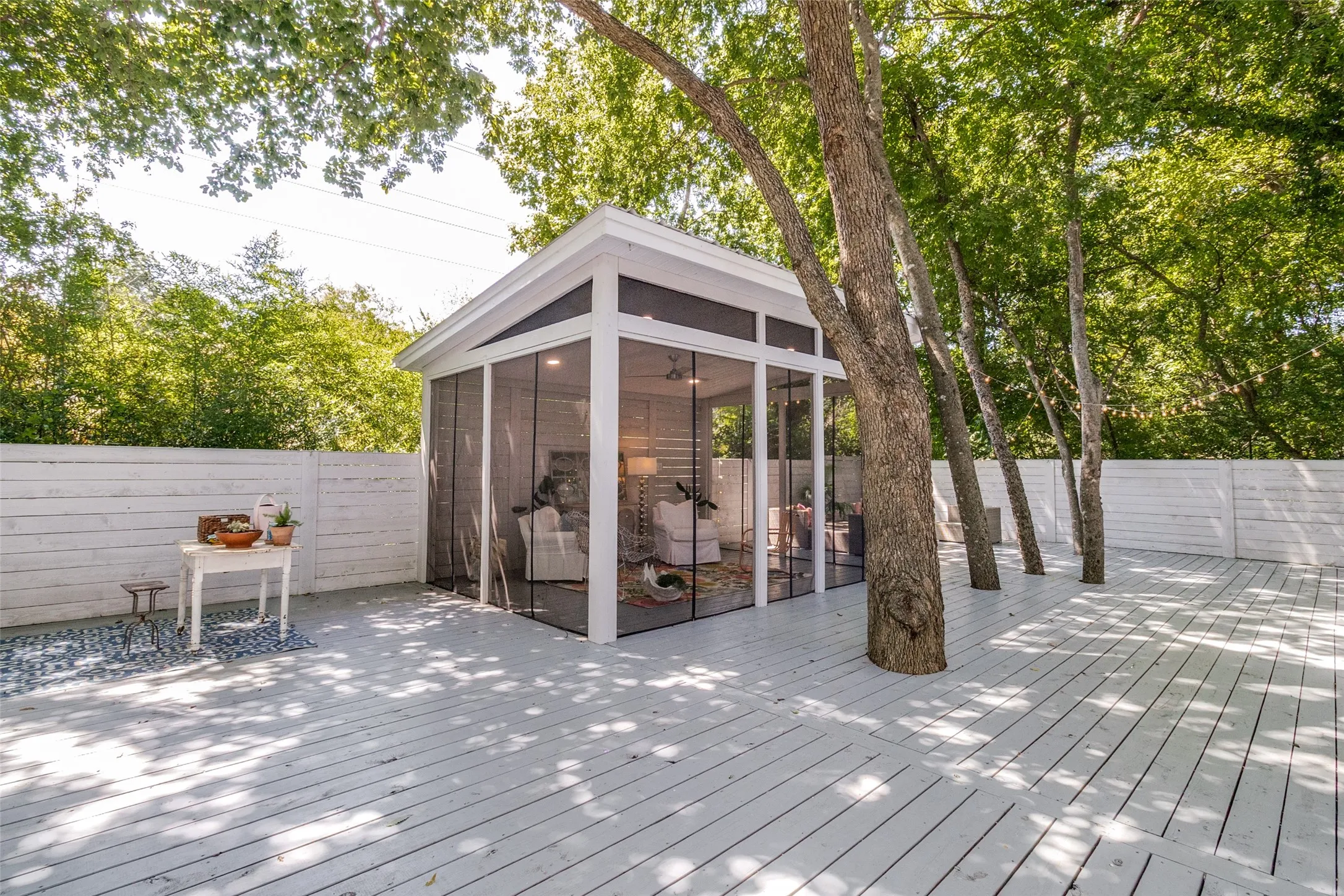 Single Family Residence For Sale in Dallas County , 8820 Eustis Avenue, Dallas, Texas 75218, 2 Bedroom, 2 Bathroom, Garage spaces, 1,164 Sqft, built in 2012, mls#21336213, Real Estate Agent in Dallas, Homes For Sale in Dallas county, Homes For Sale in Dallas, Realtor in Dallas Texas, Real Estate Brokerage Independent Realty Texas, Luminita Cordes Realtor