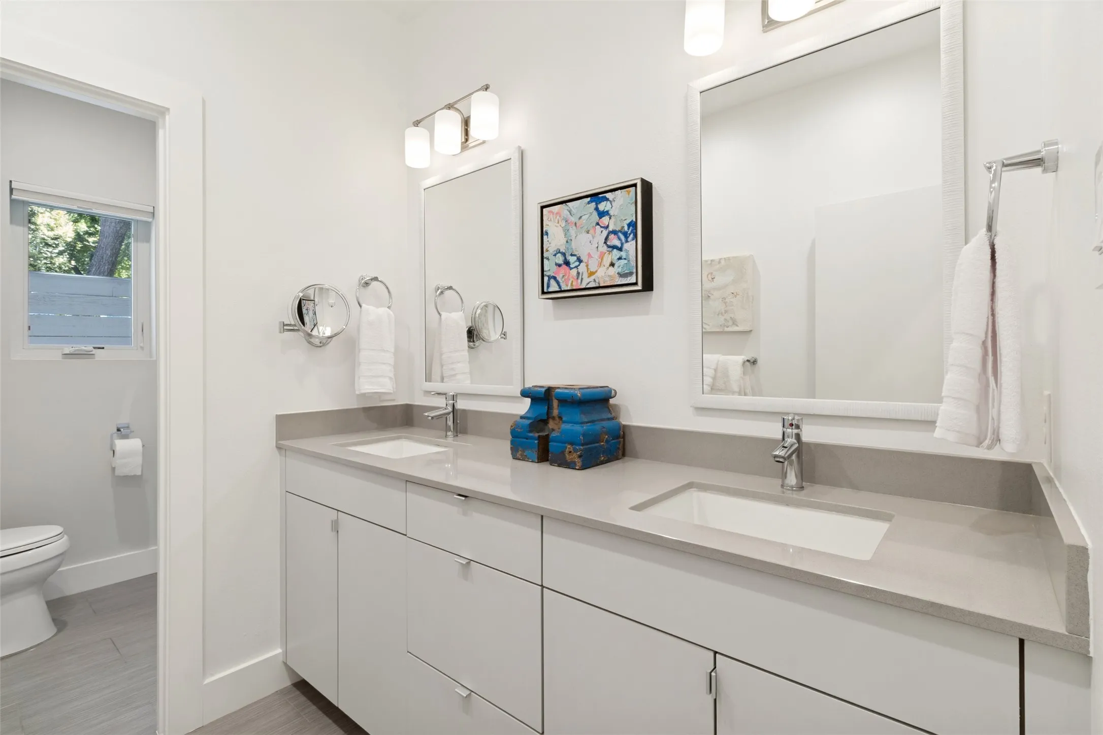 Single Family Residence For Sale in Dallas County , 8820 Eustis Avenue, Dallas, Texas 75218, 2 Bedroom, 2 Bathroom, Garage spaces, 1,164 Sqft, built in 2012, mls#21336213, Real Estate Agent in Dallas, Homes For Sale in Dallas county, Homes For Sale in Dallas, Realtor in Dallas Texas, Real Estate Brokerage Independent Realty Texas, Luminita Cordes Realtor