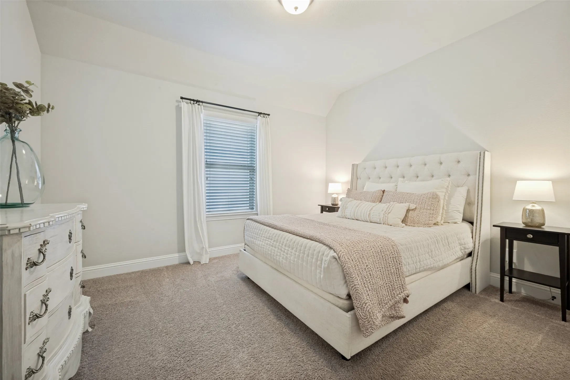Single Family Residence For Sale in Denton County , 9004 Washington Lane, Argyle, Texas 76226, 4 Bedroom, 3 Bathroom, 2 Garage spaces, 2,977 Sqft, built in 2018, mls#21339515, Real Estate Agent in Argyle, Homes For Sale in Denton county, Homes For Sale in Argyle, Realtor in Argyle Texas, Real Estate Brokerage Independent Realty Texas, Luminita Cordes Realtor