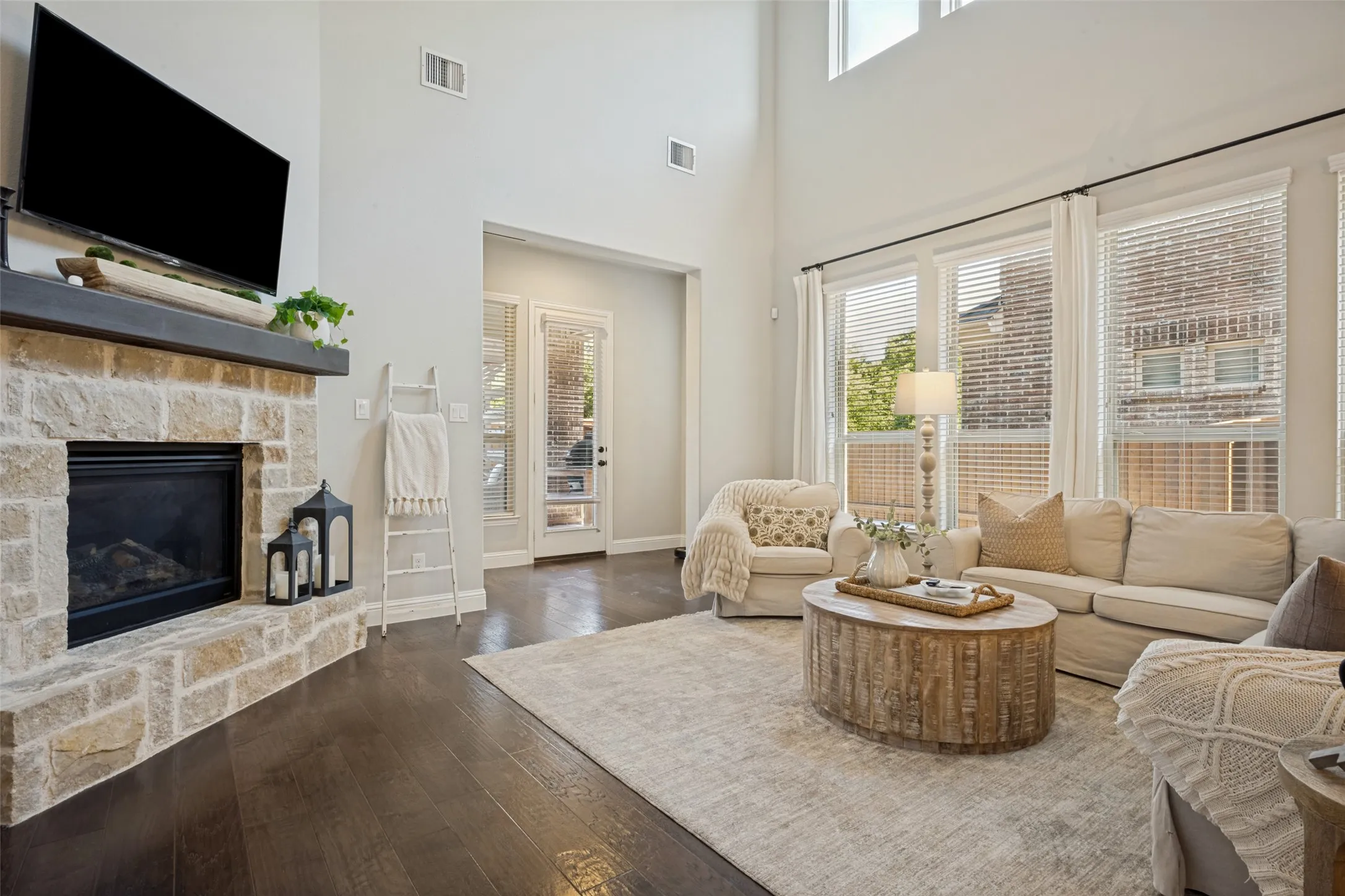 Single Family Residence For Sale in Denton County , 9004 Washington Lane, Argyle, Texas 76226, 4 Bedroom, 3 Bathroom, 2 Garage spaces, 2,977 Sqft, built in 2018, mls#21339515, Real Estate Agent in Argyle, Homes For Sale in Denton county, Homes For Sale in Argyle, Realtor in Argyle Texas, Real Estate Brokerage Independent Realty Texas, Luminita Cordes Realtor