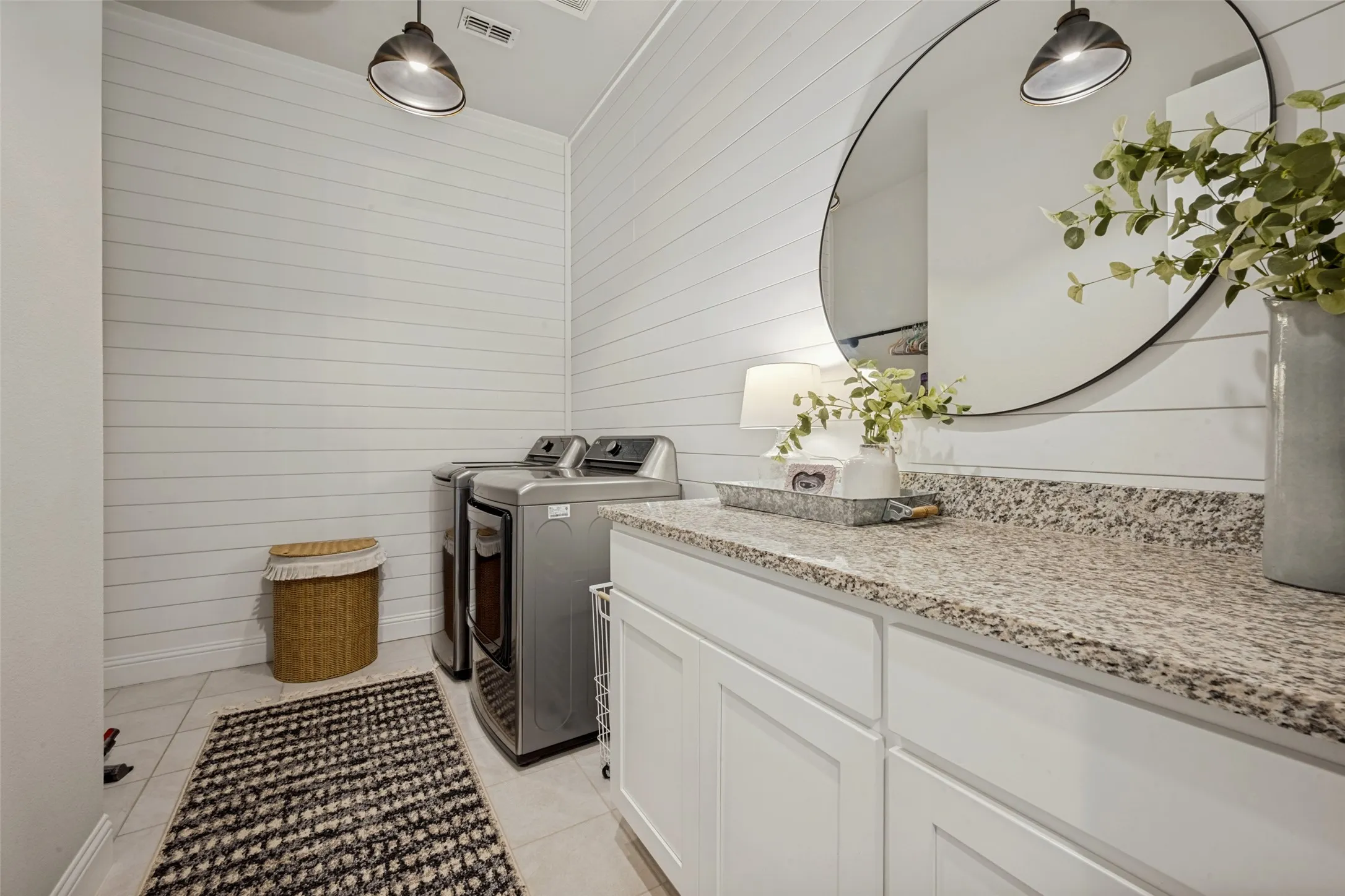 Single Family Residence For Sale in Denton County , 9004 Washington Lane, Argyle, Texas 76226, 4 Bedroom, 3 Bathroom, 2 Garage spaces, 2,977 Sqft, built in 2018, mls#21339515, Real Estate Agent in Argyle, Homes For Sale in Denton county, Homes For Sale in Argyle, Realtor in Argyle Texas, Real Estate Brokerage Independent Realty Texas, Luminita Cordes Realtor