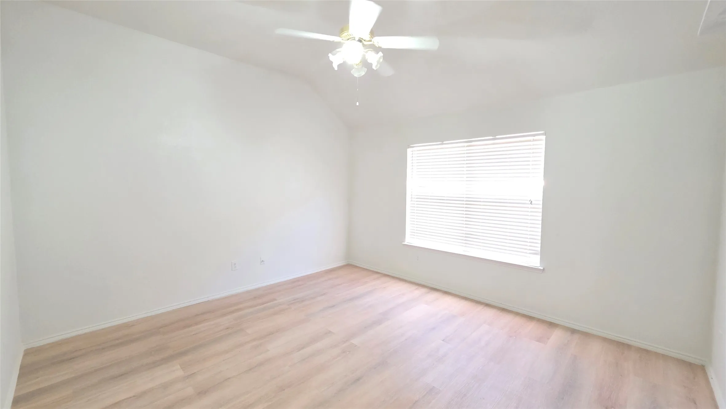 Single Family Residence For Rent in Collin County , 1608 Broadmoor Drive, Allen, Texas 75002, 4 Bedroom, 3 Bathroom, 2 Garage spaces, 2,640 Sqft, built in 2003, mls#21344450, Real Estate Agent in Allen, Homes For Rent in Collin county, Homes For Rent in Allen, Realtor in Allen Texas, Real Estate Brokerage Independent Realty Texas, Luminita Cordes Realtor