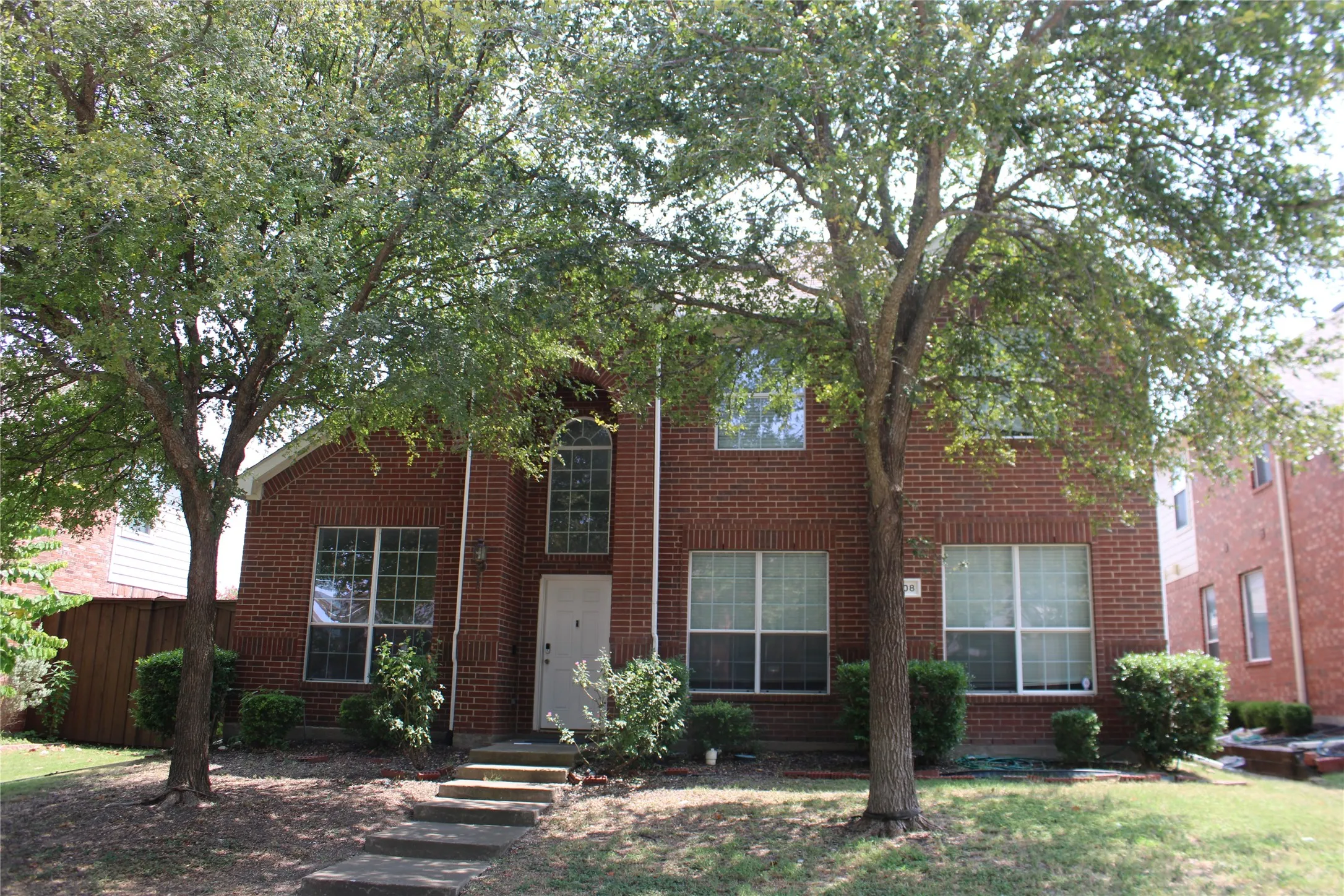 Single Family Residence For Rent in Collin County , 1608 Broadmoor Drive, Allen, Texas 75002, 4 Bedroom, 3 Bathroom, 2 Garage spaces, 2,640 Sqft, built in 2003, mls#21344450, Real Estate Agent in Allen, Homes For Rent in Collin county, Homes For Rent in Allen, Realtor in Allen Texas, Real Estate Brokerage Independent Realty Texas, Luminita Cordes Realtor