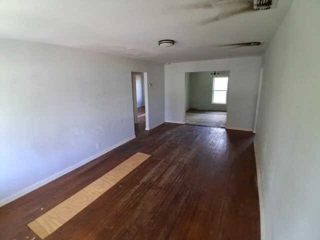 Single Family Residence For Sale in Nueces County , 4405 S Cornelia Circle, Corpus Christi, Texas 78408, 2 Bedroom, 1 Bathroom, 2 Garage spaces, 1,030 Sqft, built in 1952, mls#21344447, Real Estate Agent in Corpus Christi, Homes For Sale in Nueces county, Homes For Sale in Corpus Christi, Realtor in Corpus Christi Texas, Real Estate Brokerage Independent Realty Texas, Luminita Cordes Realtor