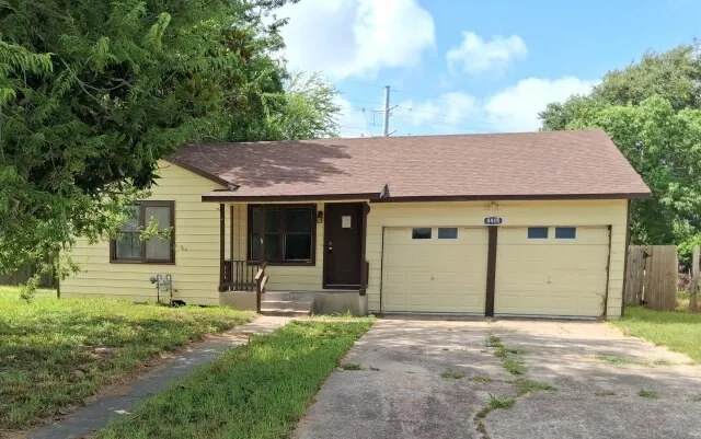Single Family Residence For Sale in Nueces County , 4405 S Cornelia Circle, Corpus Christi, Texas 78408, 2 Bedroom, 1 Bathroom, 2 Garage spaces, 1,030 Sqft, built in 1952, mls#21344447, Real Estate Agent in Corpus Christi, Homes For Sale in Nueces county, Homes For Sale in Corpus Christi, Realtor in Corpus Christi Texas, Real Estate Brokerage Independent Realty Texas, Luminita Cordes Realtor
