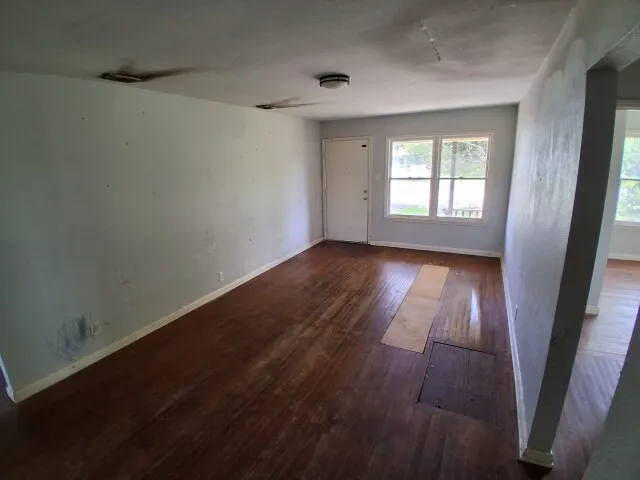 Single Family Residence For Sale in Nueces County , 4405 S Cornelia Circle, Corpus Christi, Texas 78408, 2 Bedroom, 1 Bathroom, 2 Garage spaces, 1,030 Sqft, built in 1952, mls#21344447, Real Estate Agent in Corpus Christi, Homes For Sale in Nueces county, Homes For Sale in Corpus Christi, Realtor in Corpus Christi Texas, Real Estate Brokerage Independent Realty Texas, Luminita Cordes Realtor