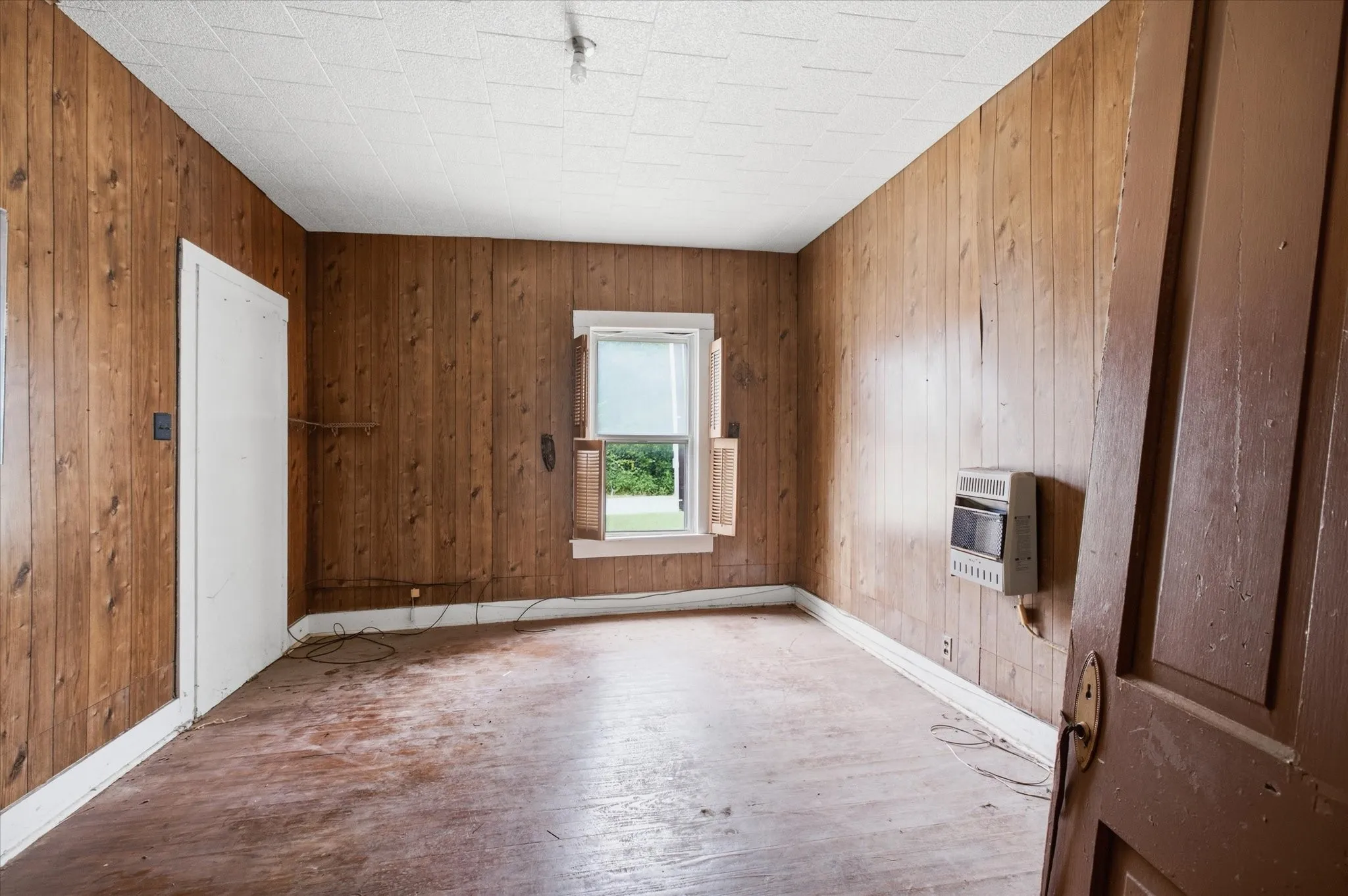 Single Family Residence For Sale in Fannin County , 1626 Kennedy Street, Bonham, Texas 75418, 6 Bedroom, 2 Bathroom, Garage spaces, 2,354 Sqft, built in 1940, mls#21343986, Real Estate Agent in Bonham, Homes For Sale in Fannin county, Homes For Sale in Bonham, Realtor in Bonham Texas, Real Estate Brokerage Independent Realty Texas, Luminita Cordes Realtor