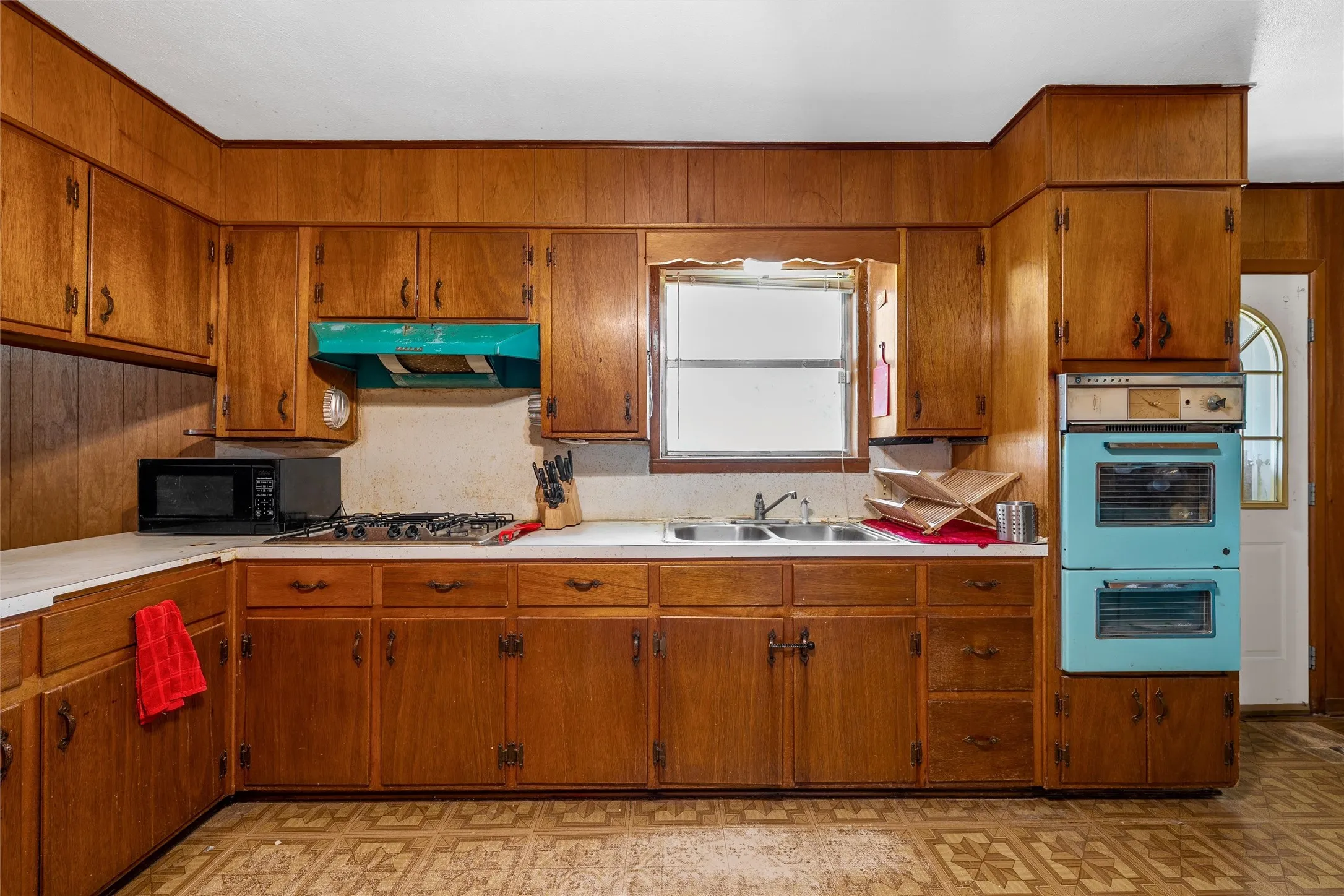 Single Family Residence For Sale in Mc Lennan County , 483 Nicole Lane, Waco, Texas 76705, 4 Bedrooms, 3 Bathrooms, 2 Garage spaces, 2,098 Sqft, built in 1965, Price $365,000, mls#21344412, Real Estate Agent in Waco, Homes For Sale in Mc Lennan county, Homes For Sale in Waco, Realtor in Waco Texas, Real Estate Brokerage Independent Realty Texas, Luminita Cordes Realtor