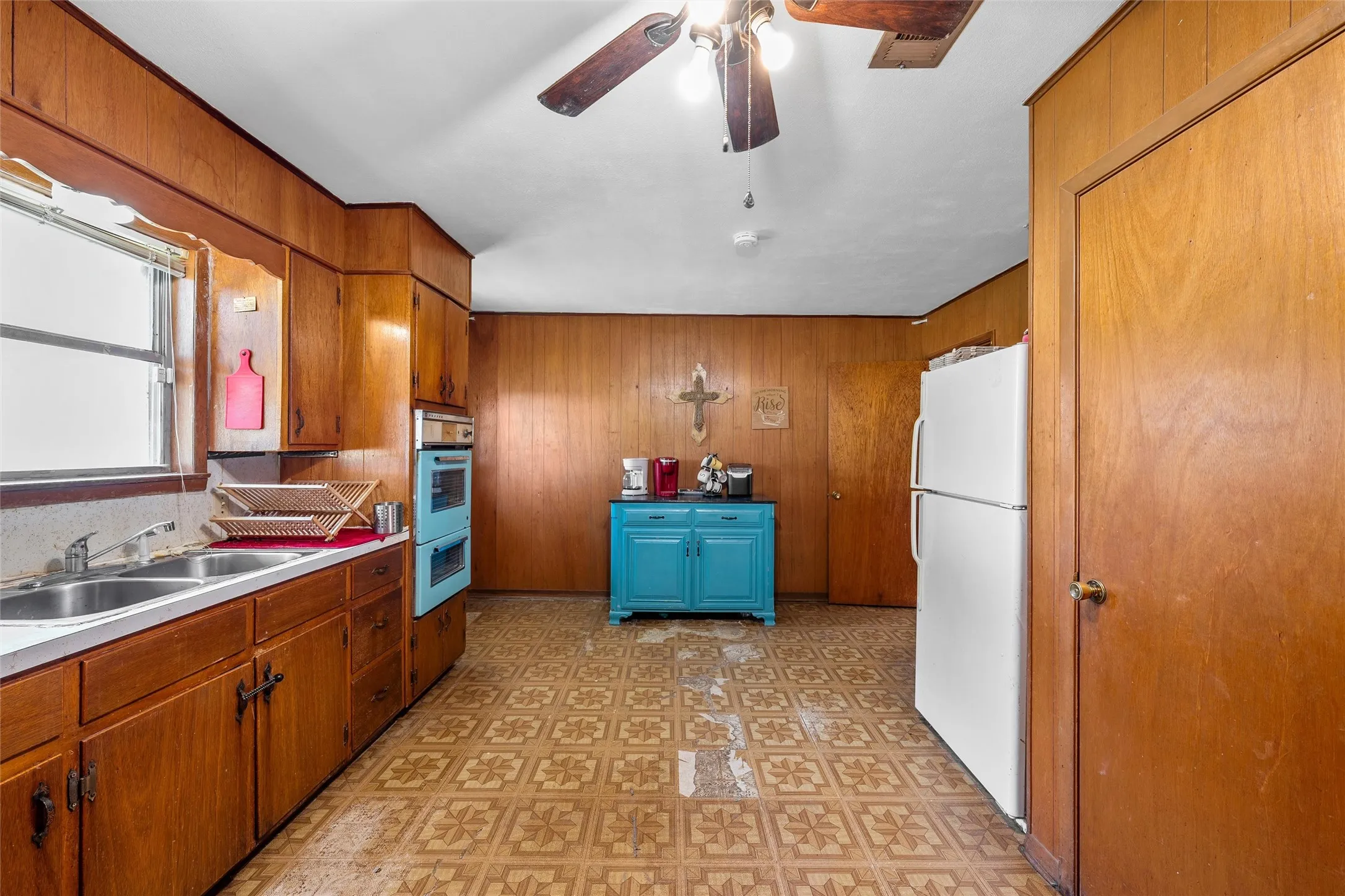 Single Family Residence For Sale in Mc Lennan County , 483 Nicole Lane, Waco, Texas 76705, 4 Bedrooms, 3 Bathrooms, 2 Garage spaces, 2,098 Sqft, built in 1965, Price $365,000, mls#21344412, Real Estate Agent in Waco, Homes For Sale in Mc Lennan county, Homes For Sale in Waco, Realtor in Waco Texas, Real Estate Brokerage Independent Realty Texas, Luminita Cordes Realtor