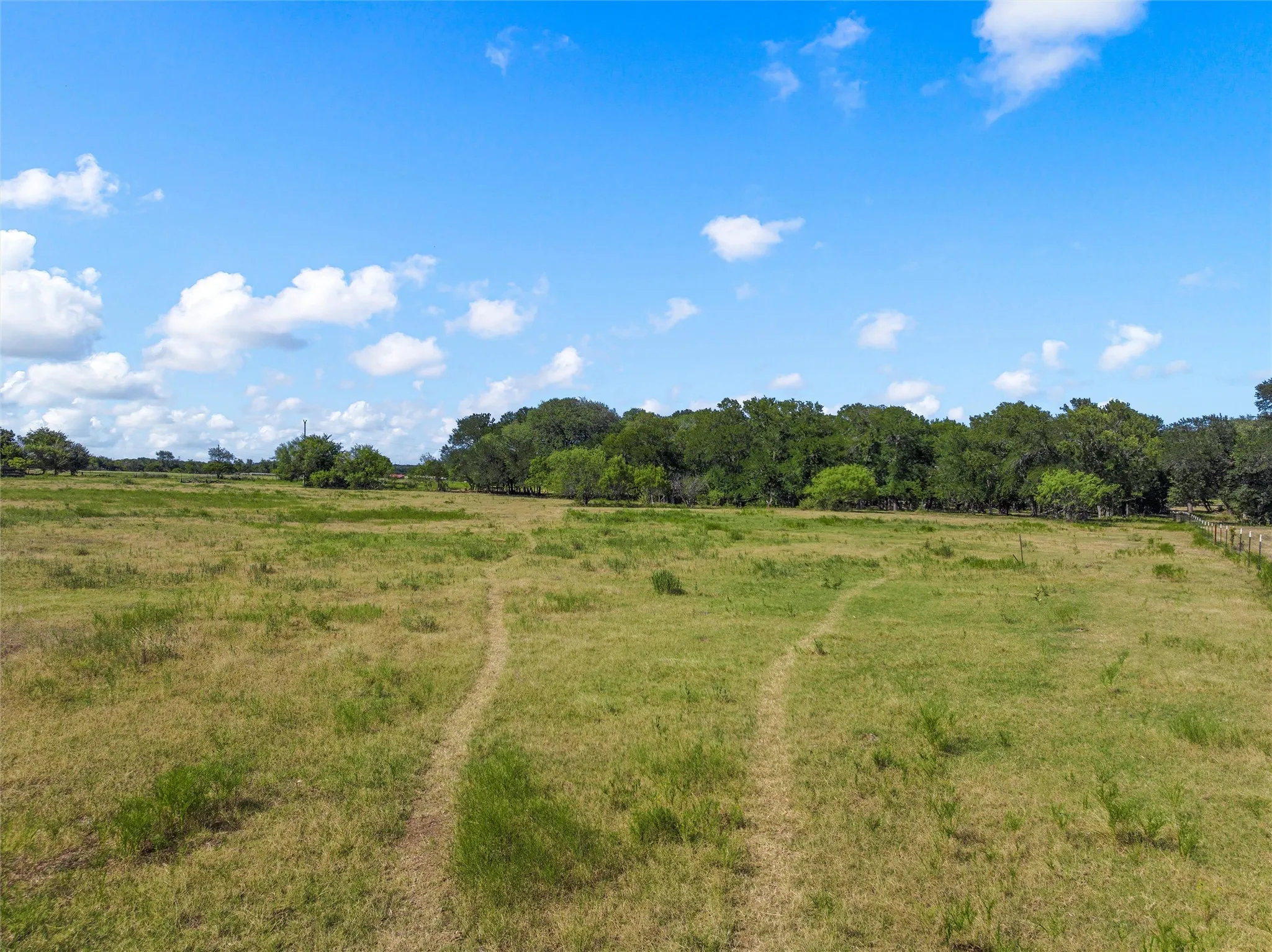 Single Family Residence For Sale in Mc Lennan County , 483 Nicole Lane, Waco, Texas 76705, 4 Bedrooms, 3 Bathrooms, 2 Garage spaces, 2,098 Sqft, built in 1965, Price $365,000, mls#21344412, Real Estate Agent in Waco, Homes For Sale in Mc Lennan county, Homes For Sale in Waco, Realtor in Waco Texas, Real Estate Brokerage Independent Realty Texas, Luminita Cordes Realtor