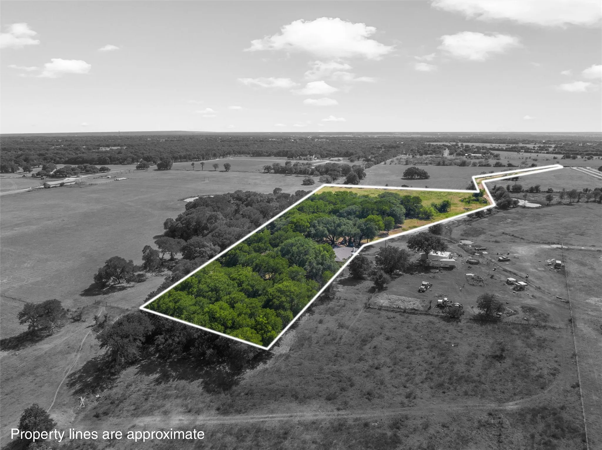 Single Family Residence For Sale in Mc Lennan County , 483 Nicole Lane, Waco, Texas 76705, 4 Bedrooms, 3 Bathrooms, 2 Garage spaces, 2,098 Sqft, built in 1965, Price $365,000, mls#21344412, Real Estate Agent in Waco, Homes For Sale in Mc Lennan county, Homes For Sale in Waco, Realtor in Waco Texas, Real Estate Brokerage Independent Realty Texas, Luminita Cordes Realtor