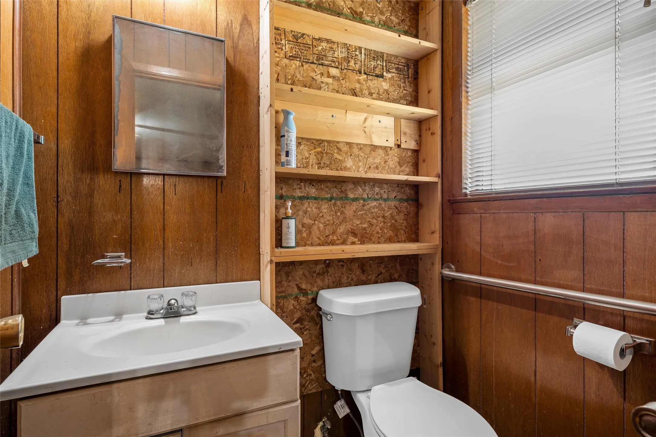 Single Family Residence For Sale in Mc Lennan County , 483 Nicole Lane, Waco, Texas 76705, 4 Bedrooms, 3 Bathrooms, 2 Garage spaces, 2,098 Sqft, built in 1965, Price $365,000, mls#21344412, Real Estate Agent in Waco, Homes For Sale in Mc Lennan county, Homes For Sale in Waco, Realtor in Waco Texas, Real Estate Brokerage Independent Realty Texas, Luminita Cordes Realtor