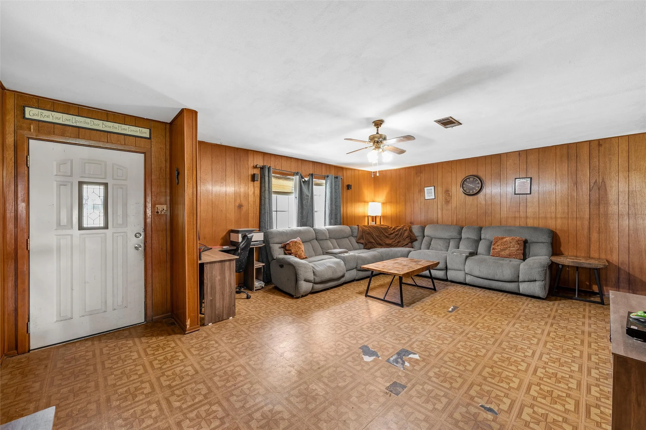 Single Family Residence For Sale in Mc Lennan County , 483 Nicole Lane, Waco, Texas 76705, 4 Bedrooms, 3 Bathrooms, 2 Garage spaces, 2,098 Sqft, built in 1965, Price $365,000, mls#21344412, Real Estate Agent in Waco, Homes For Sale in Mc Lennan county, Homes For Sale in Waco, Realtor in Waco Texas, Real Estate Brokerage Independent Realty Texas, Luminita Cordes Realtor