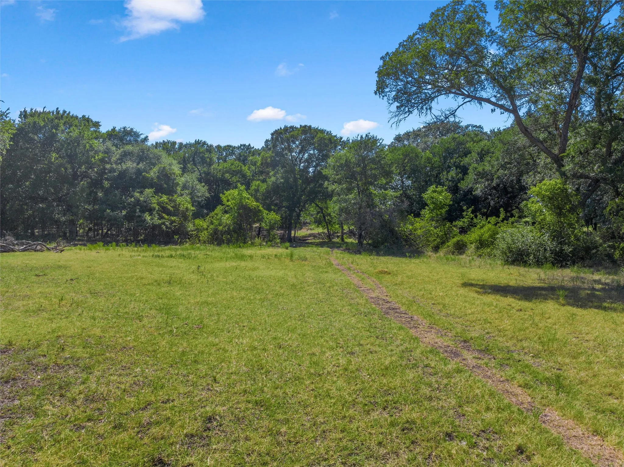 Single Family Residence For Sale in Mc Lennan County , 483 Nicole Lane, Waco, Texas 76705, 4 Bedrooms, 3 Bathrooms, 2 Garage spaces, 2,098 Sqft, built in 1965, Price $365,000, mls#21344412, Real Estate Agent in Waco, Homes For Sale in Mc Lennan county, Homes For Sale in Waco, Realtor in Waco Texas, Real Estate Brokerage Independent Realty Texas, Luminita Cordes Realtor