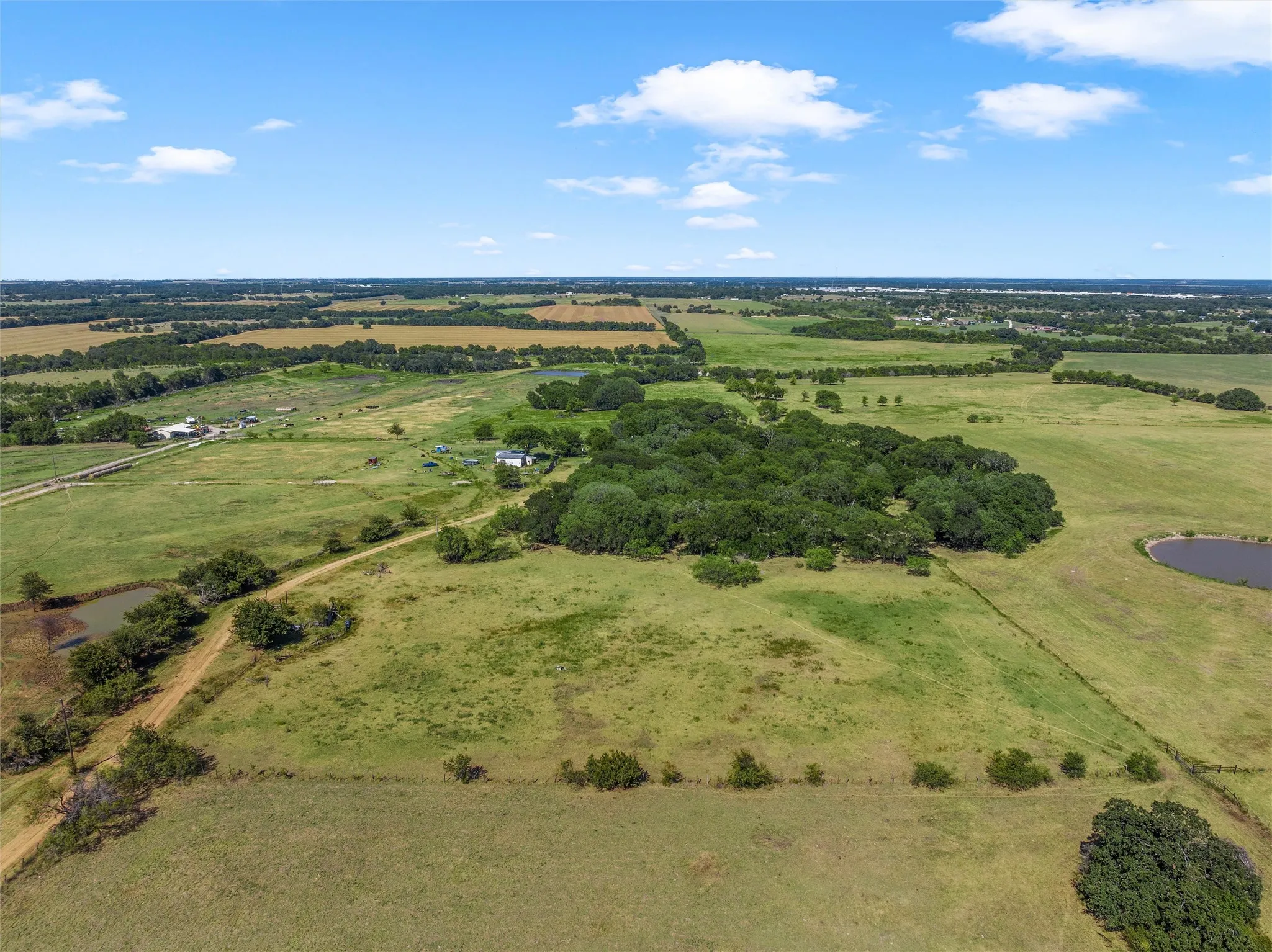 Single Family Residence For Sale in Mc Lennan County , 483 Nicole Lane, Waco, Texas 76705, 4 Bedrooms, 3 Bathrooms, 2 Garage spaces, 2,098 Sqft, built in 1965, Price $365,000, mls#21344412, Real Estate Agent in Waco, Homes For Sale in Mc Lennan county, Homes For Sale in Waco, Realtor in Waco Texas, Real Estate Brokerage Independent Realty Texas, Luminita Cordes Realtor