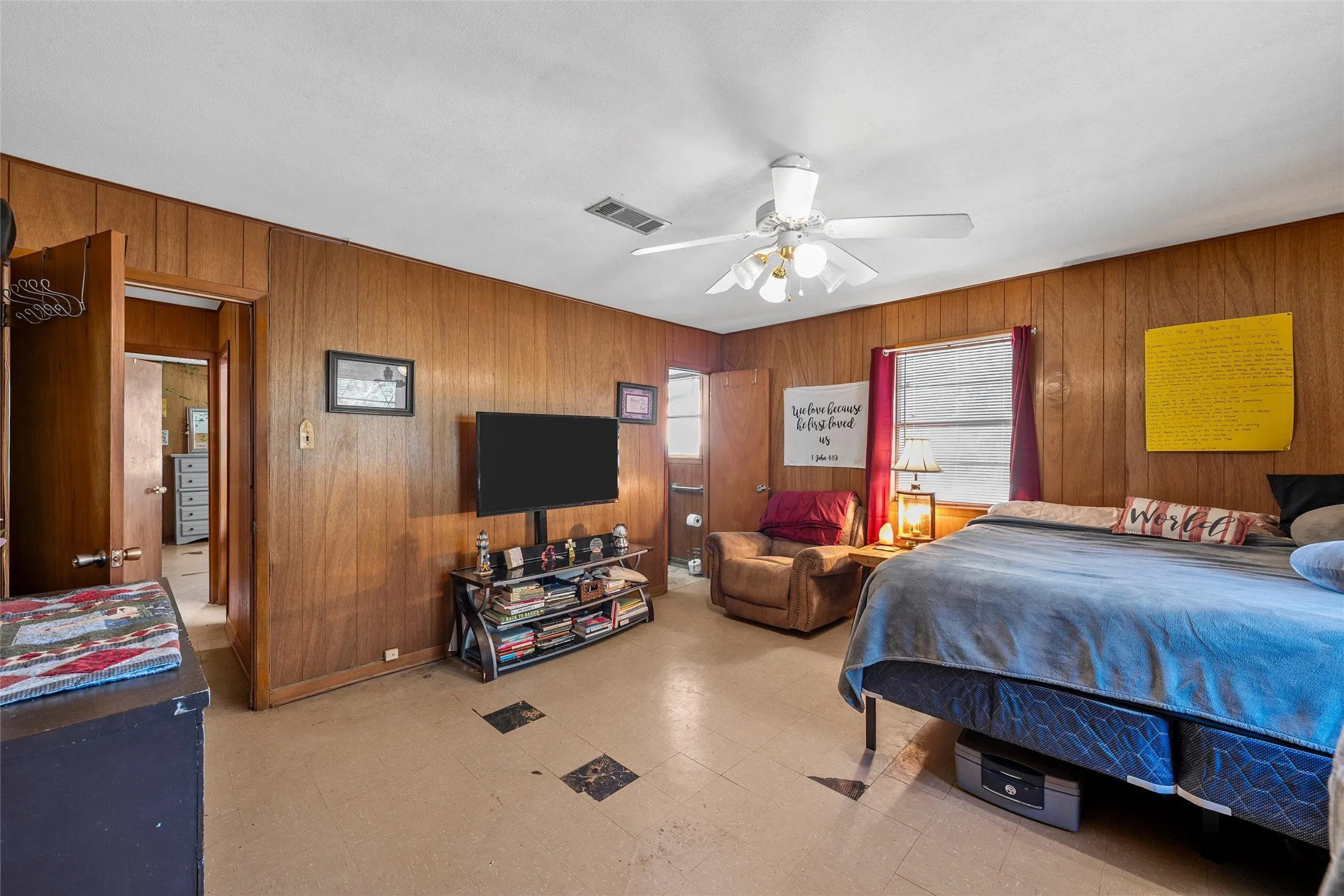 Single Family Residence For Sale in Mc Lennan County , 483 Nicole Lane, Waco, Texas 76705, 4 Bedrooms, 3 Bathrooms, 2 Garage spaces, 2,098 Sqft, built in 1965, Price $365,000, mls#21344412, Real Estate Agent in Waco, Homes For Sale in Mc Lennan county, Homes For Sale in Waco, Realtor in Waco Texas, Real Estate Brokerage Independent Realty Texas, Luminita Cordes Realtor