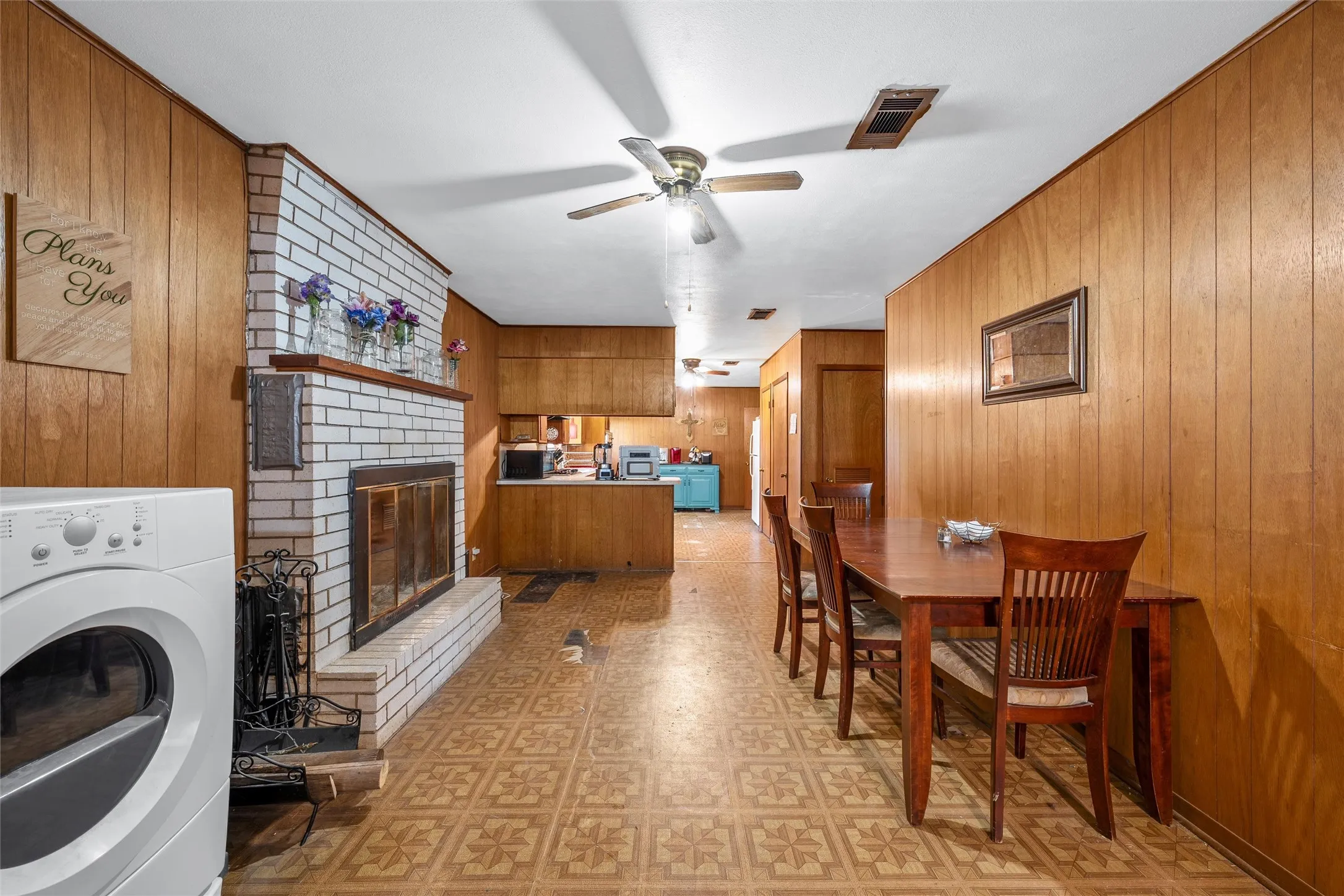 Single Family Residence For Sale in Mc Lennan County , 483 Nicole Lane, Waco, Texas 76705, 4 Bedrooms, 3 Bathrooms, 2 Garage spaces, 2,098 Sqft, built in 1965, Price $365,000, mls#21344412, Real Estate Agent in Waco, Homes For Sale in Mc Lennan county, Homes For Sale in Waco, Realtor in Waco Texas, Real Estate Brokerage Independent Realty Texas, Luminita Cordes Realtor