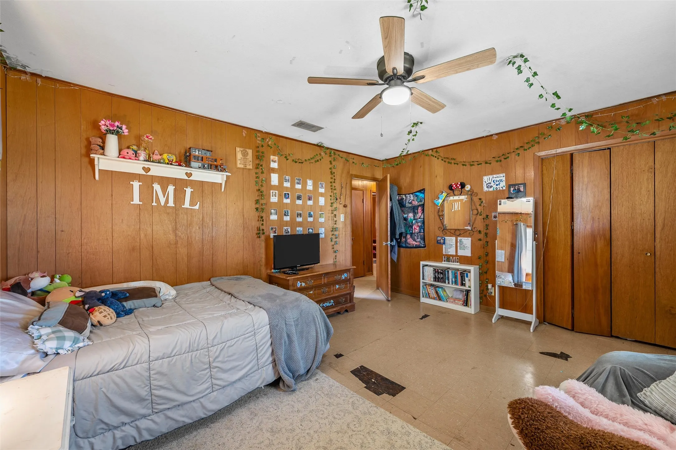 Single Family Residence For Sale in Mc Lennan County , 483 Nicole Lane, Waco, Texas 76705, 4 Bedrooms, 3 Bathrooms, 2 Garage spaces, 2,098 Sqft, built in 1965, Price $365,000, mls#21344412, Real Estate Agent in Waco, Homes For Sale in Mc Lennan county, Homes For Sale in Waco, Realtor in Waco Texas, Real Estate Brokerage Independent Realty Texas, Luminita Cordes Realtor
