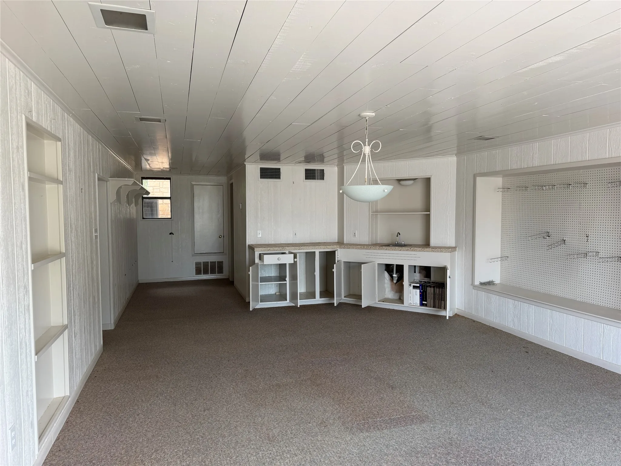 Single Family Residence For Sale in Llano County , 808 Ox Bow, Horseshoe Bay, Texas 78657, 4 Bedroom, 4 Bathroom, Garage spaces, 3,169 Sqft, built in 1979, mls#21344457, Real Estate Agent in Horseshoe Bay, Homes For Sale in Llano county, Homes For Sale in Horseshoe Bay, Realtor in Horseshoe Bay Texas, Real Estate Brokerage Independent Realty Texas, Luminita Cordes Realtor