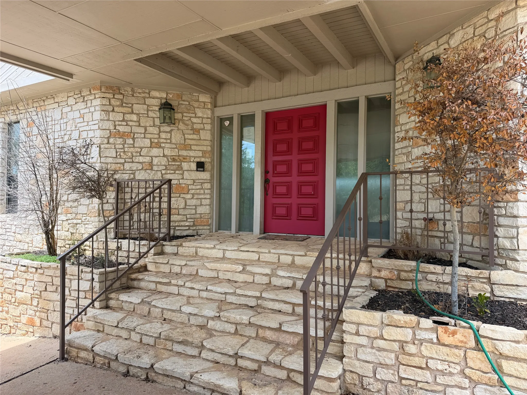 Single Family Residence For Sale in Llano County , 808 Ox Bow, Horseshoe Bay, Texas 78657, 4 Bedroom, 4 Bathroom, Garage spaces, 3,169 Sqft, built in 1979, mls#21344457, Real Estate Agent in Horseshoe Bay, Homes For Sale in Llano county, Homes For Sale in Horseshoe Bay, Realtor in Horseshoe Bay Texas, Real Estate Brokerage Independent Realty Texas, Luminita Cordes Realtor