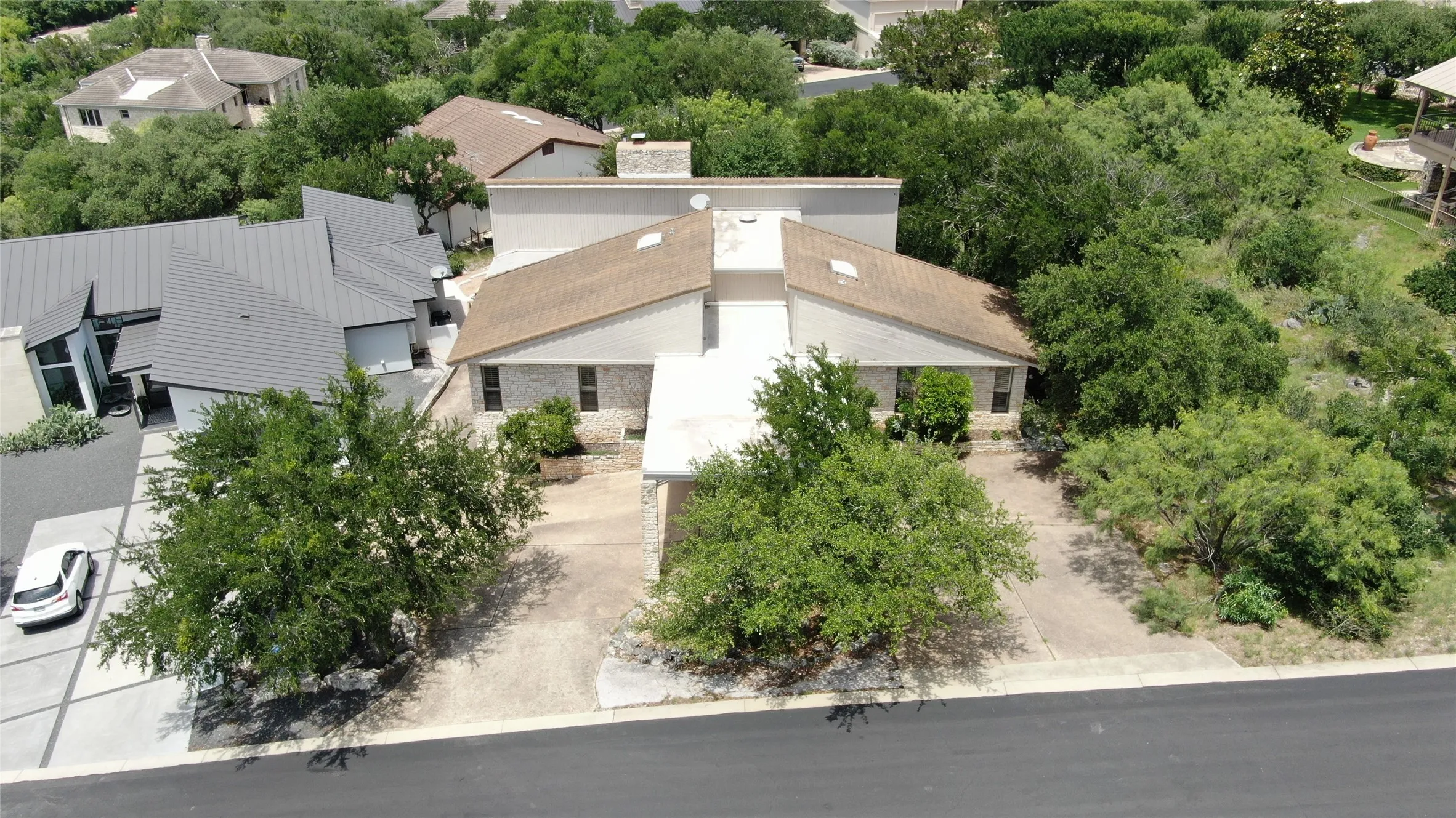 Single Family Residence For Sale in Llano County , 808 Ox Bow, Horseshoe Bay, Texas 78657, 4 Bedroom, 4 Bathroom, Garage spaces, 3,169 Sqft, built in 1979, mls#21344457, Real Estate Agent in Horseshoe Bay, Homes For Sale in Llano county, Homes For Sale in Horseshoe Bay, Realtor in Horseshoe Bay Texas, Real Estate Brokerage Independent Realty Texas, Luminita Cordes Realtor