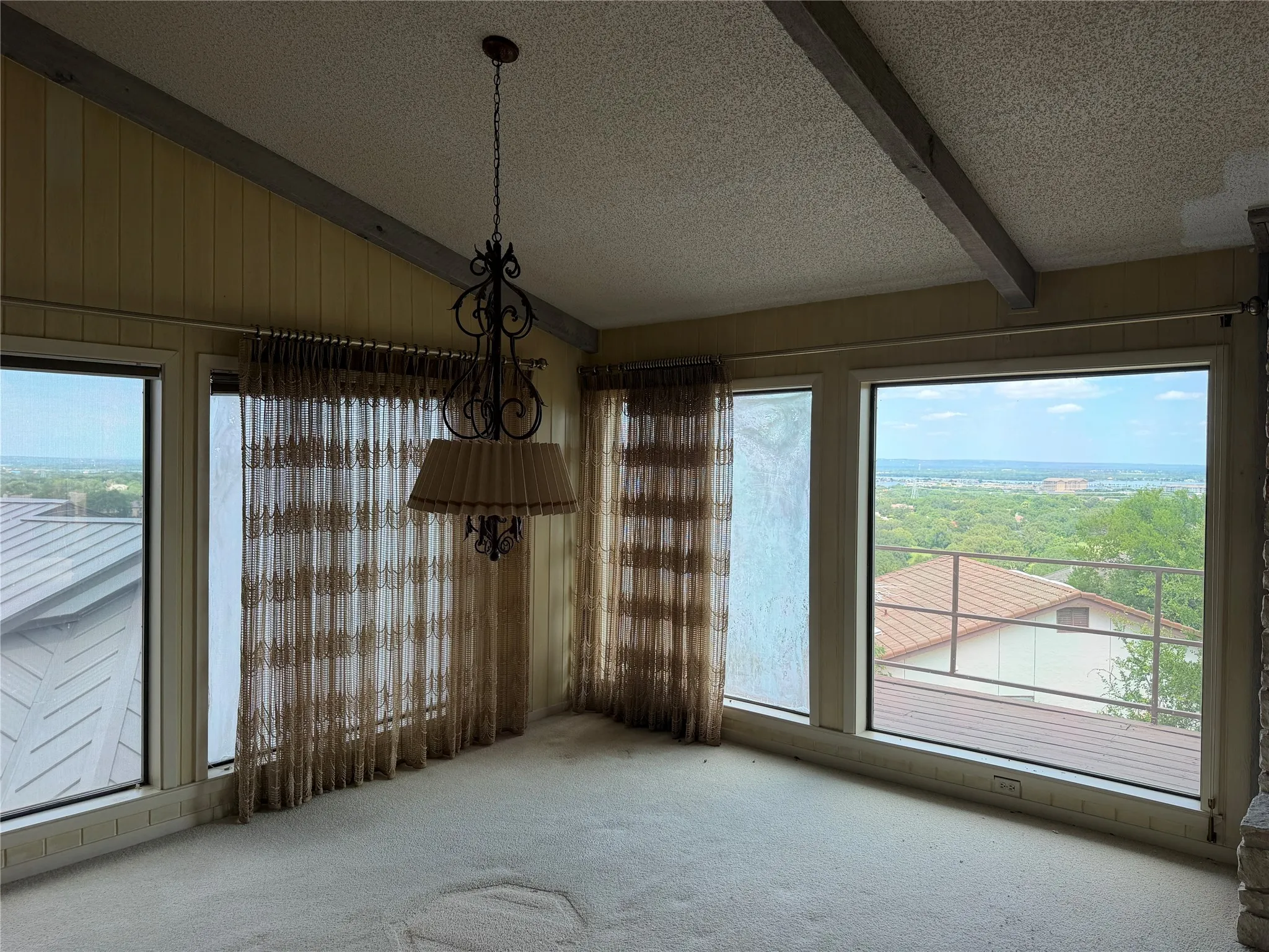 Single Family Residence For Sale in Llano County , 808 Ox Bow, Horseshoe Bay, Texas 78657, 4 Bedroom, 4 Bathroom, Garage spaces, 3,169 Sqft, built in 1979, mls#21344457, Real Estate Agent in Horseshoe Bay, Homes For Sale in Llano county, Homes For Sale in Horseshoe Bay, Realtor in Horseshoe Bay Texas, Real Estate Brokerage Independent Realty Texas, Luminita Cordes Realtor